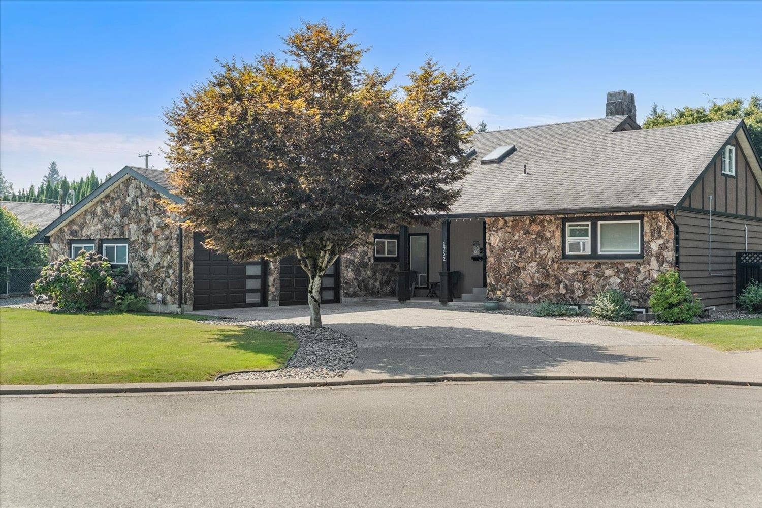 1752 Cedar Place, Agassiz, V0M 1A2 — photo 1