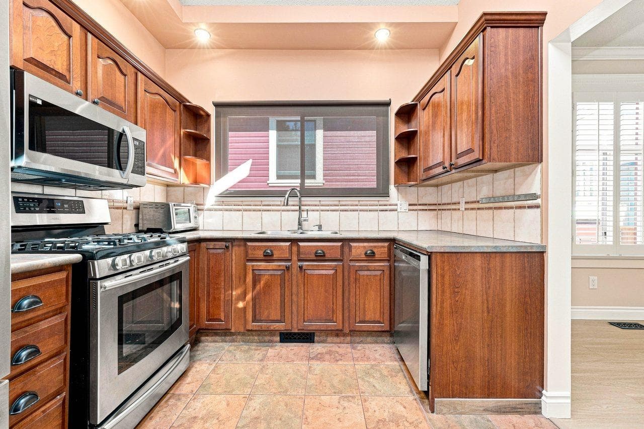 223 Manitoba Street, New Westminster, V3L 1J3 — photo 3