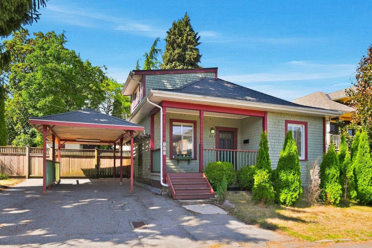 223 Manitoba Street, New Westminster, V3L 1J3 — photo 1