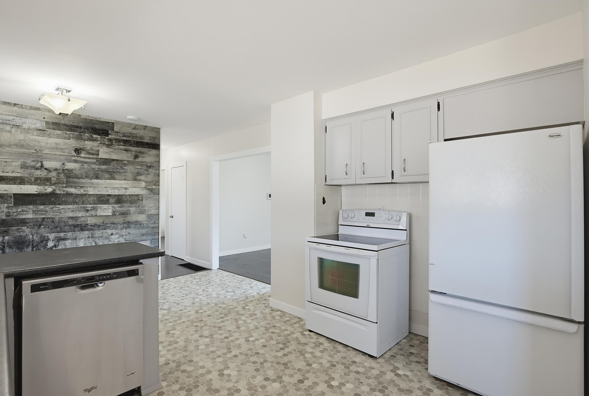 33515 8 Avenue, Mission, V2V 2H4 — photo 5