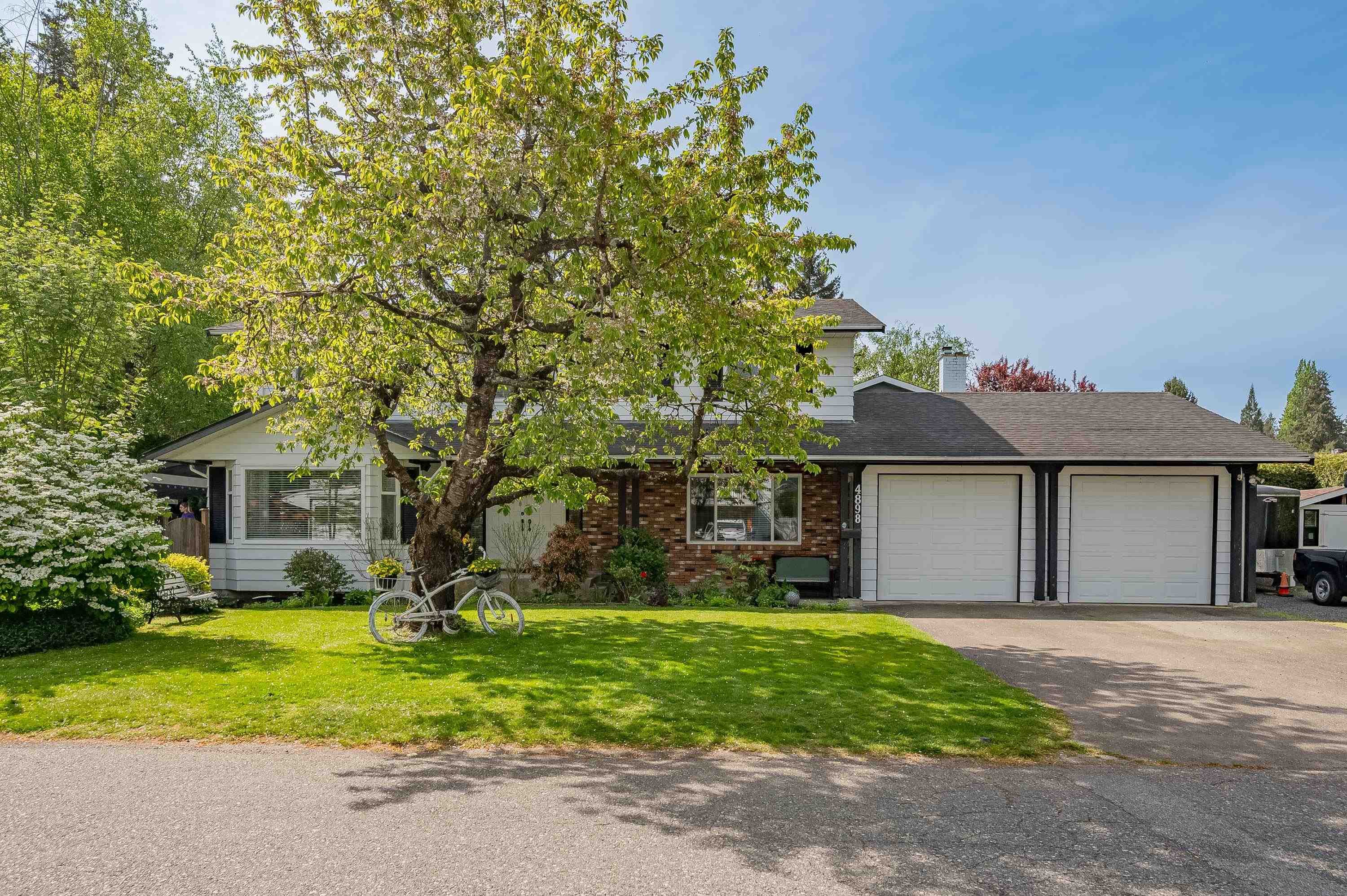 4898 205a Street, Langley, V3A 5R1 — photo 2