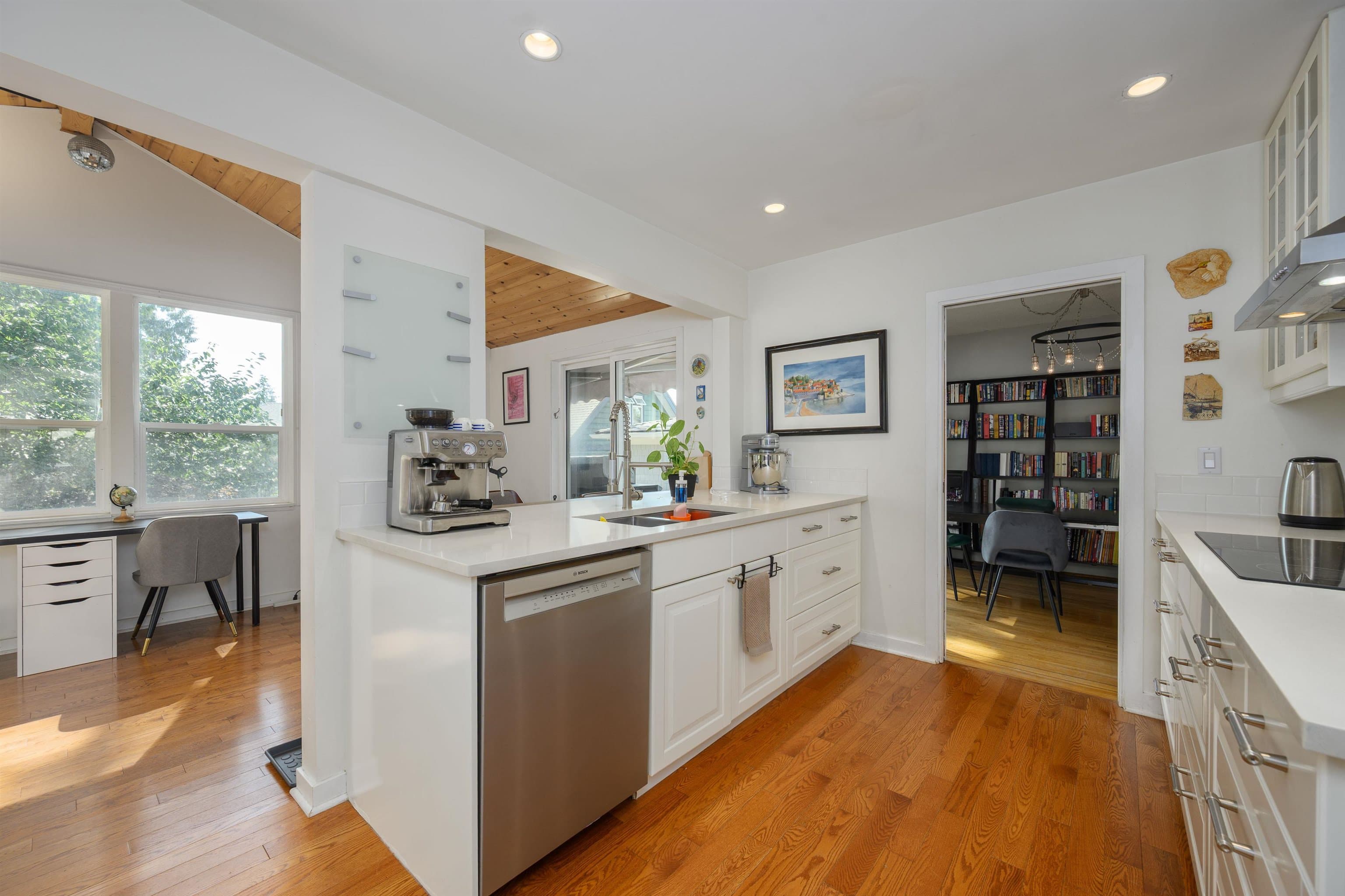 3342 Fromme Road, North Vancouver, V7K 2E3 — photo 4