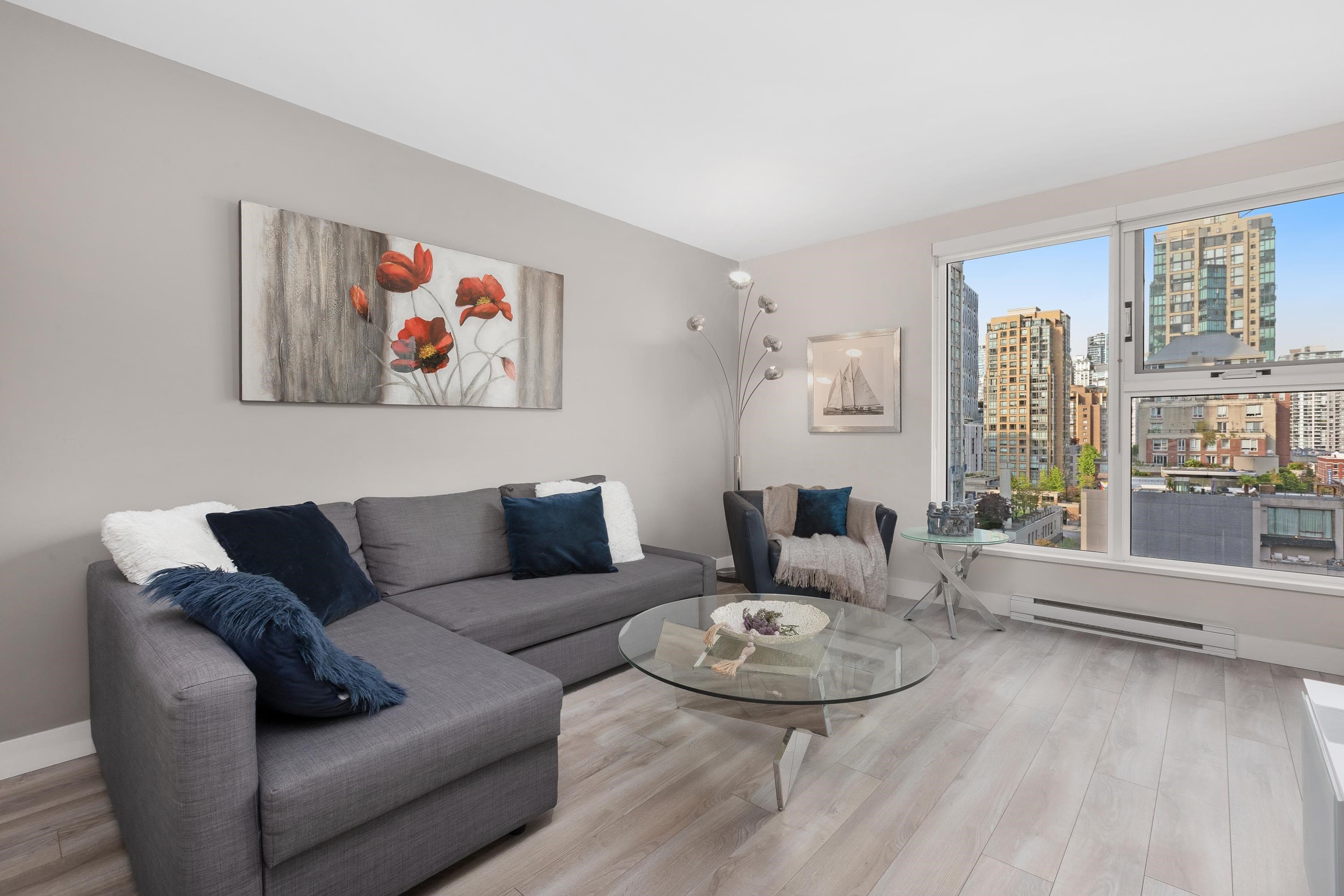 1102 - 1323 Homer Street, Vancouver, V6B 5M9 — photo 2