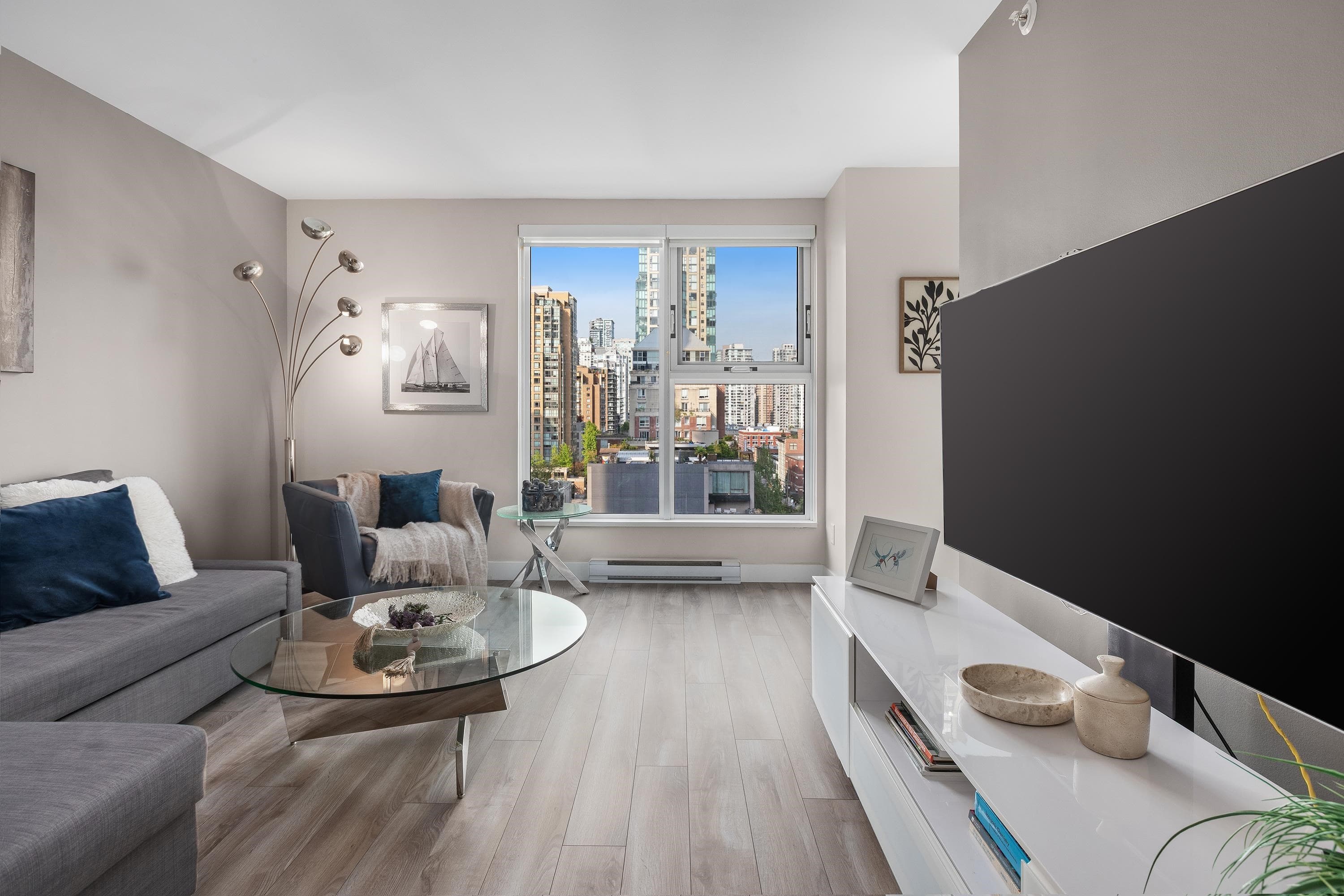 1102 - 1323 Homer Street, Vancouver, V6B 5M9 — photo 3
