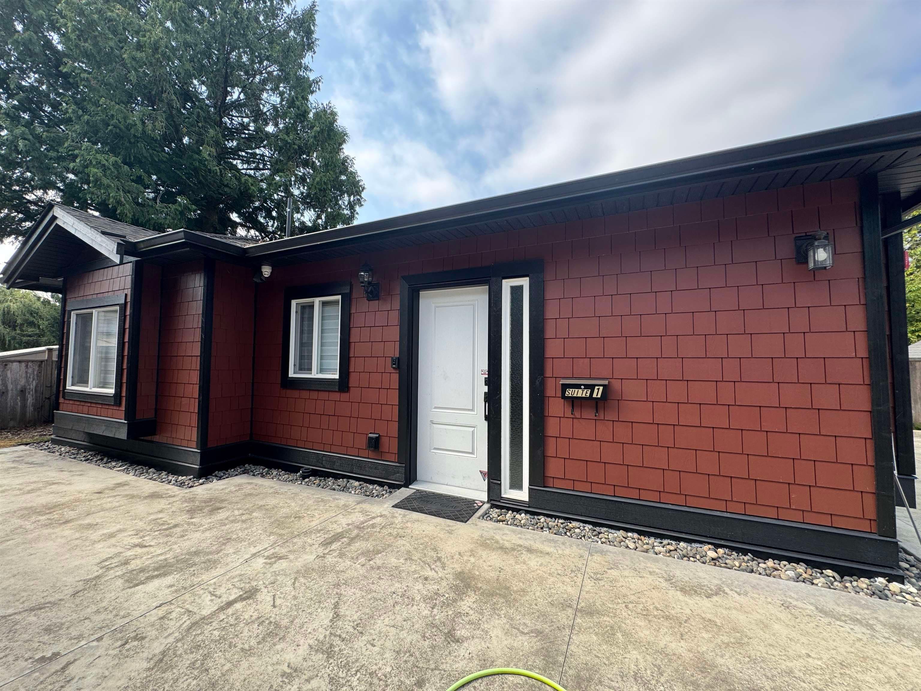 Coach House - 11901 Gee St, Maple Ridge