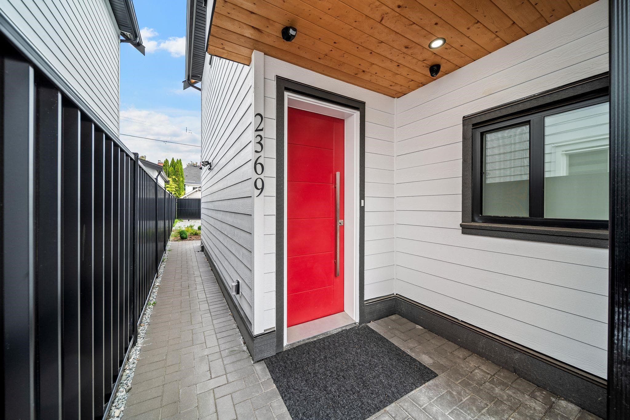 2369 Adanac Street, Vancouver, V5L 2E9 — photo 2