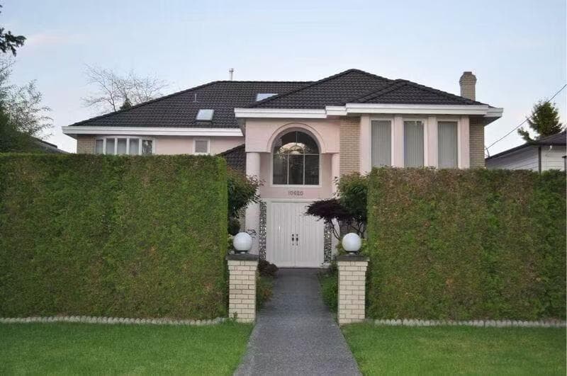 10000 Railway Avenue, Richmond