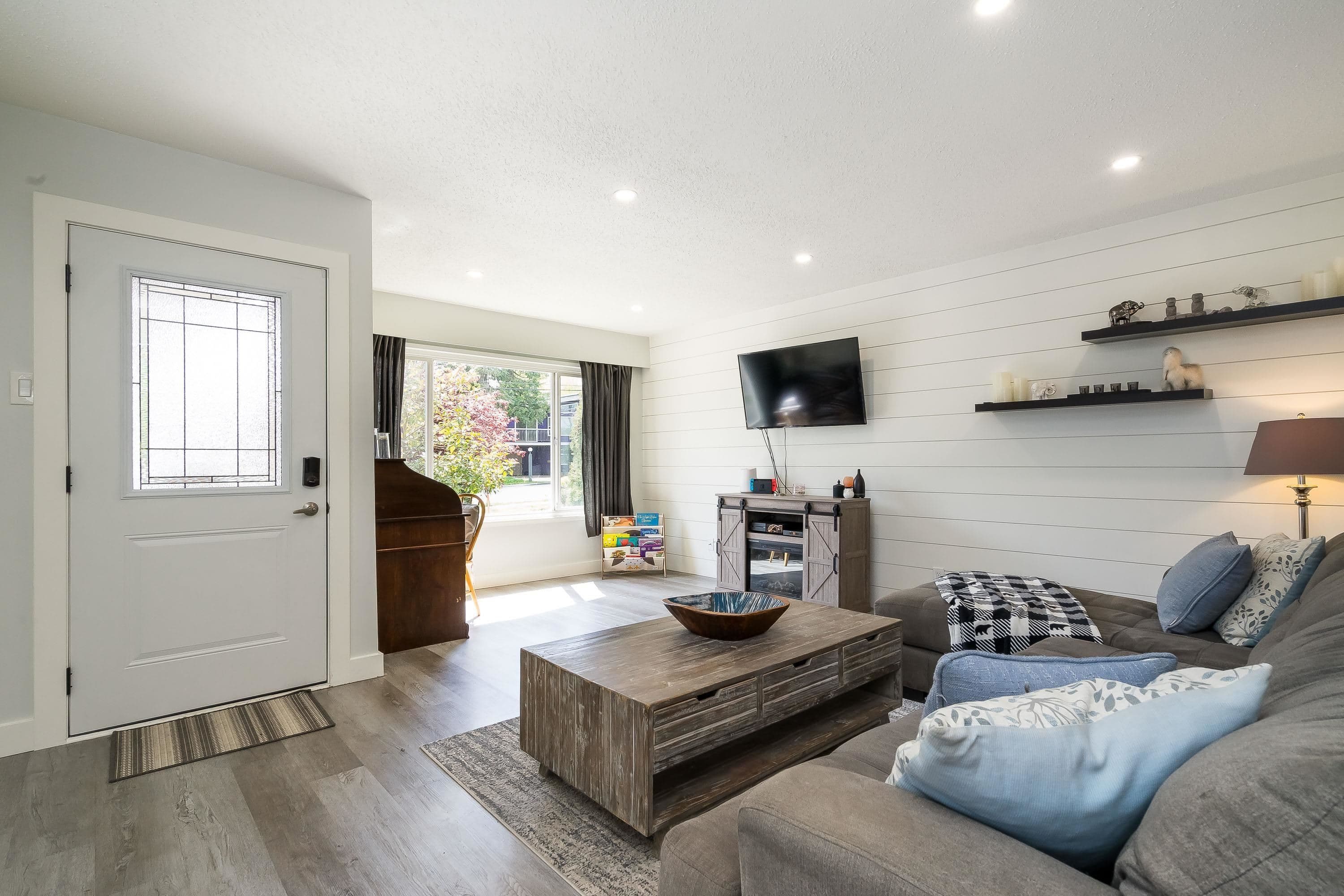 15669 20 Avenue, Surrey, V4A 2A7 — photo 3
