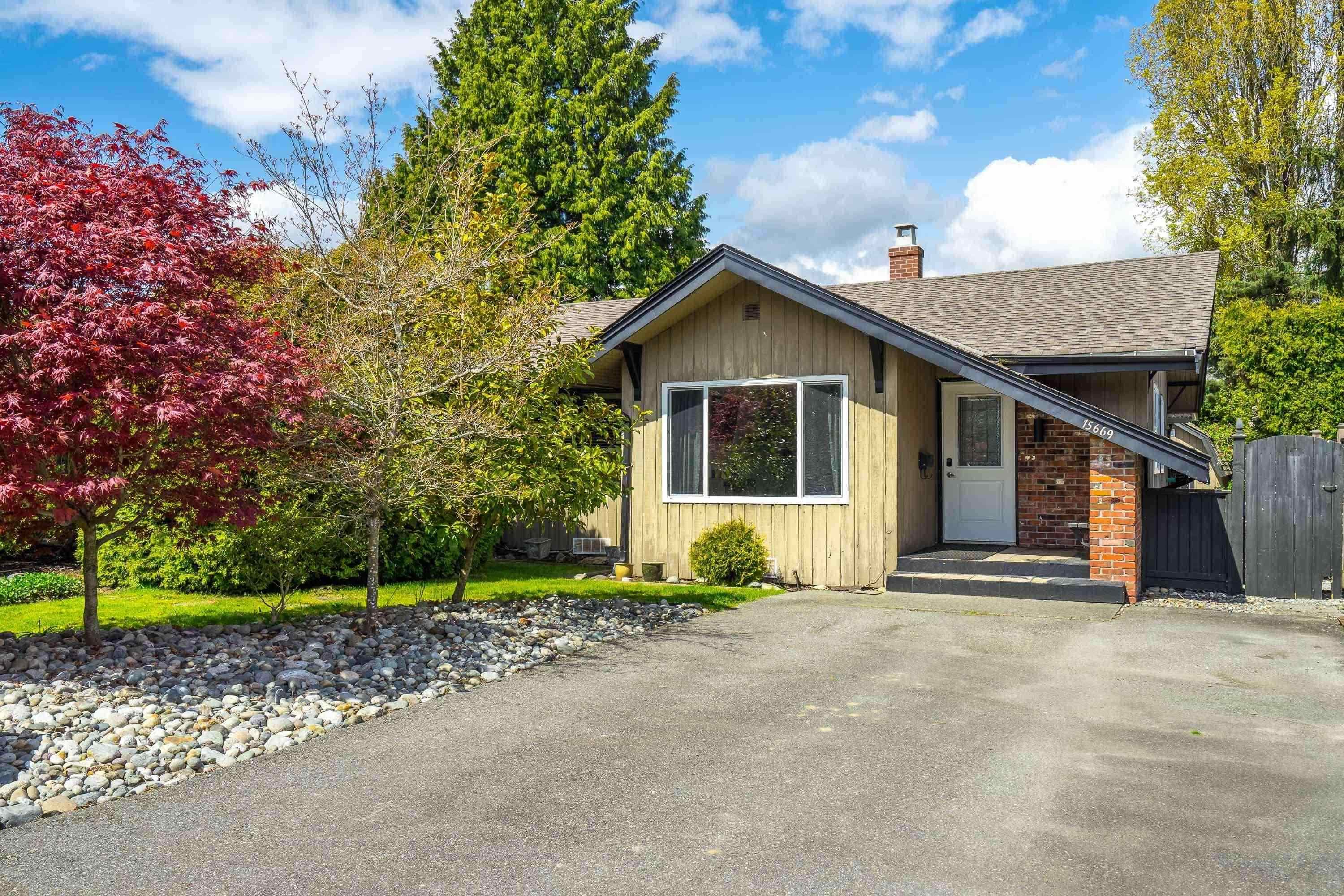 15669 20 Avenue, Surrey, V4A 2A7 — photo 1
