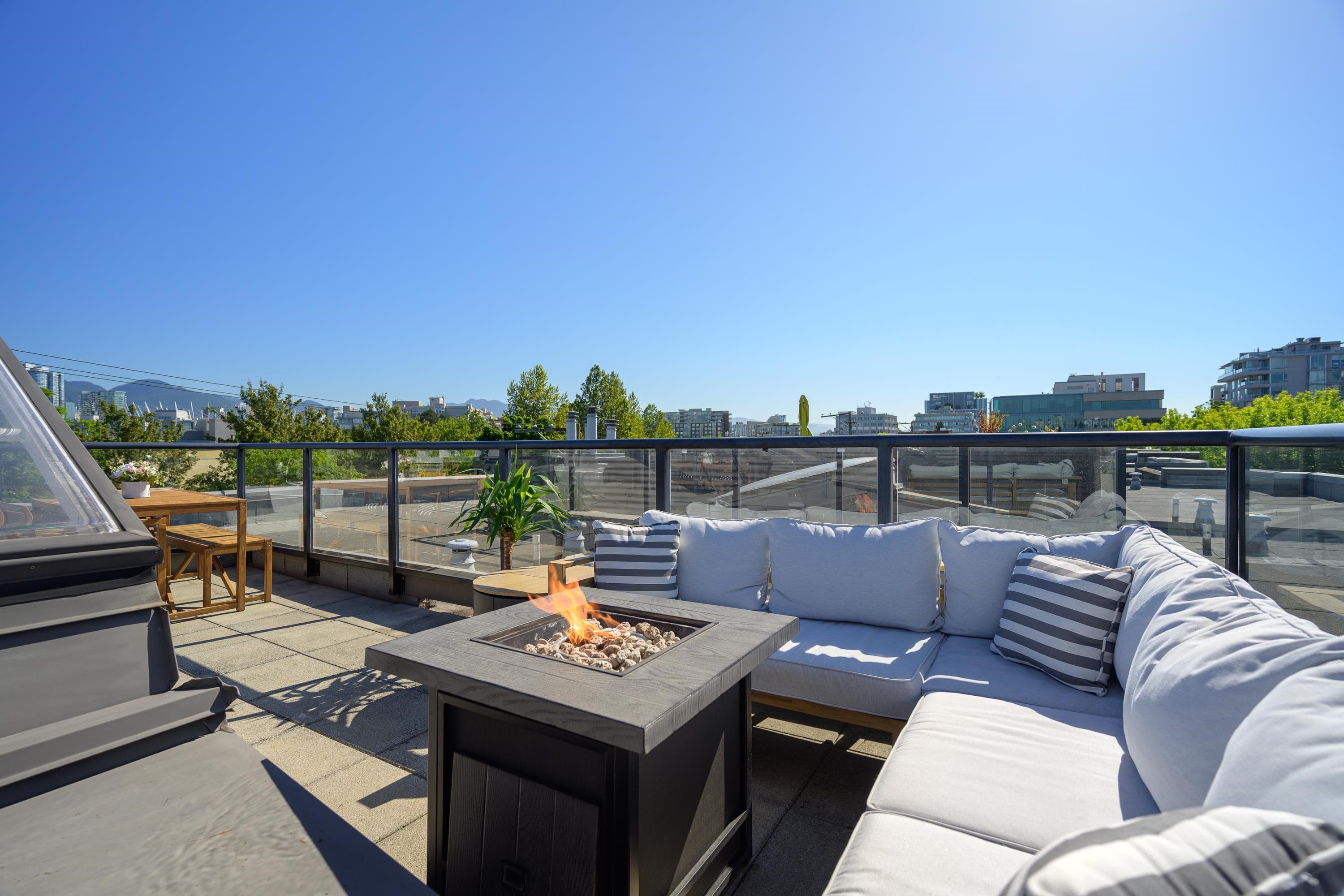 220 - 676 W 6th Avenue, Vancouver, V5Z 1A3 — photo 1