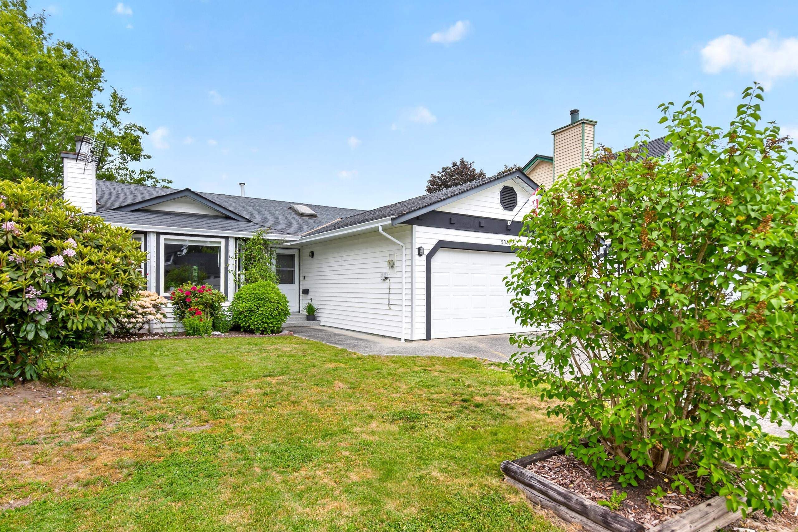 23425 Whippoorwill Avenue, Maple Ridge, V2X 9L8 — photo 2