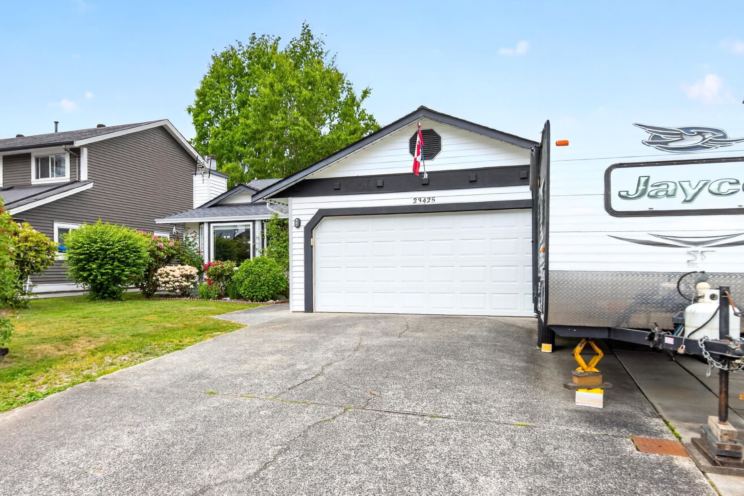 23425 Whippoorwill Avenue, Maple Ridge, V2X 9L8 — photo 3