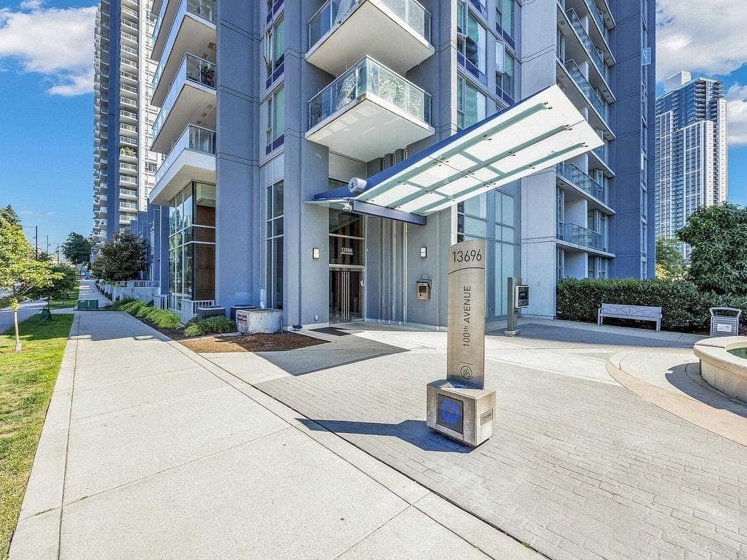 3902 - 13696 100 Avenue, Surrey, V3T 0L5 — photo 1