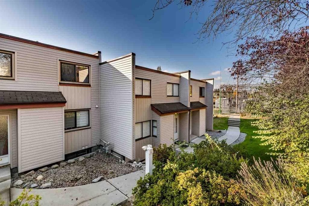 6762 Kneale Place, Burnaby, V5B 2Z2 — photo 2