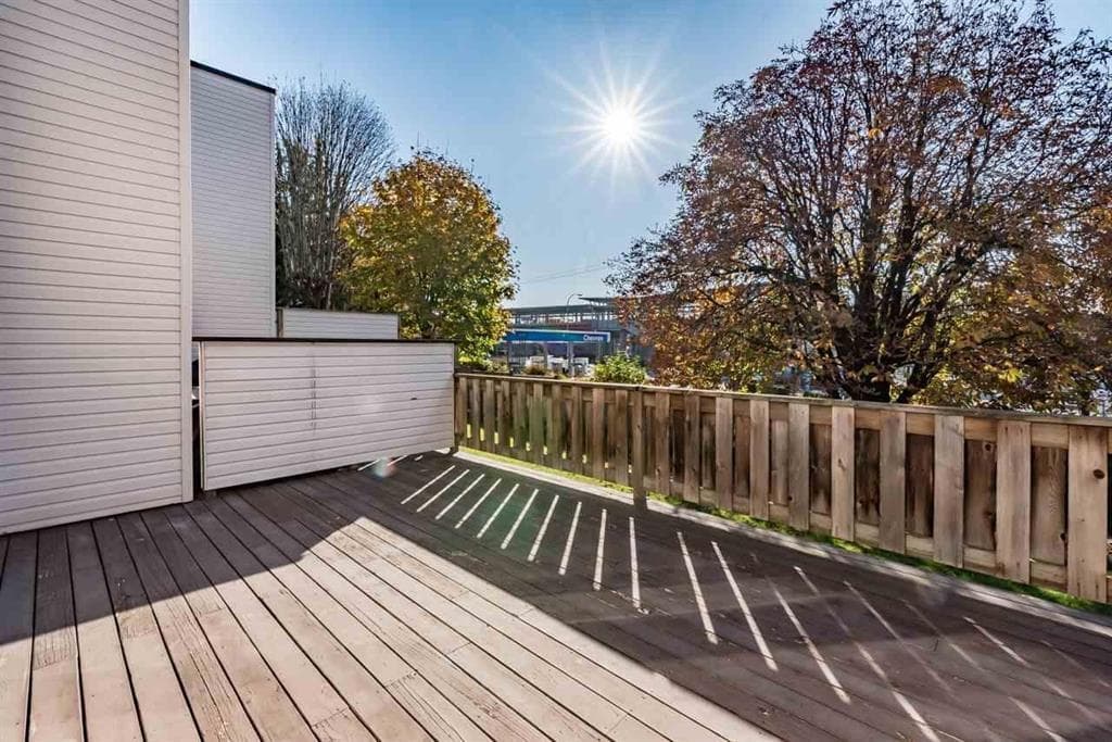 6762 Kneale Place, Burnaby, V5B 2Z2 — photo 3