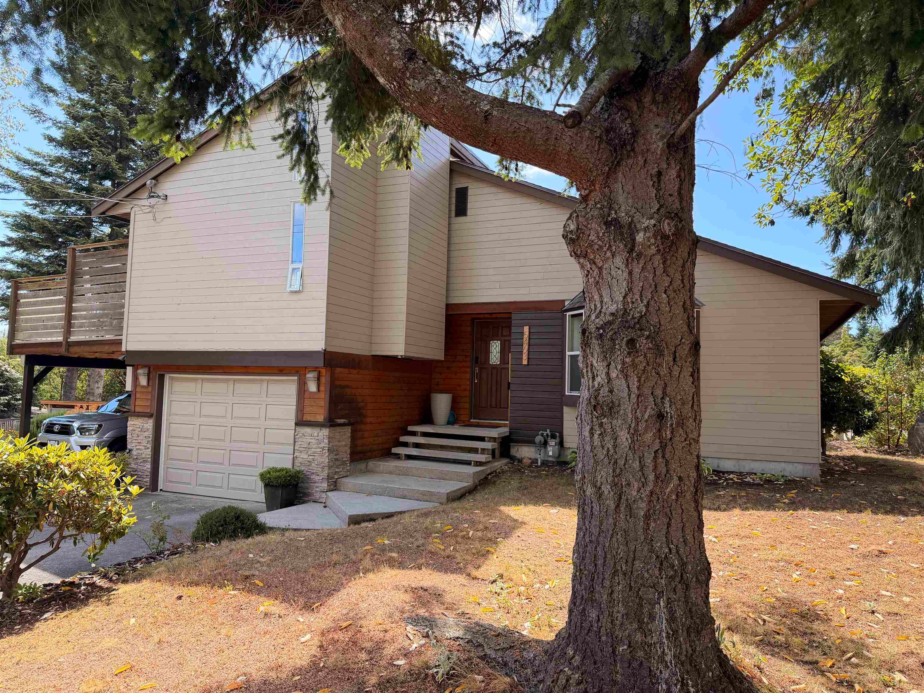 5463 Kensington Road, Sechelt, V7Z 0N9 — photo 1