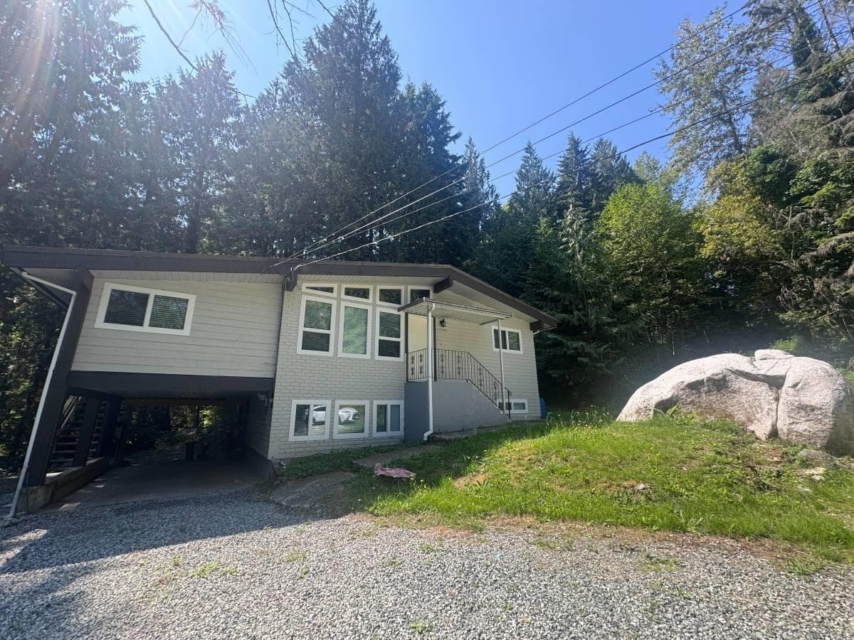 12193 Rothsay St, Maple Ridge, V2W 1E2 — photo 2