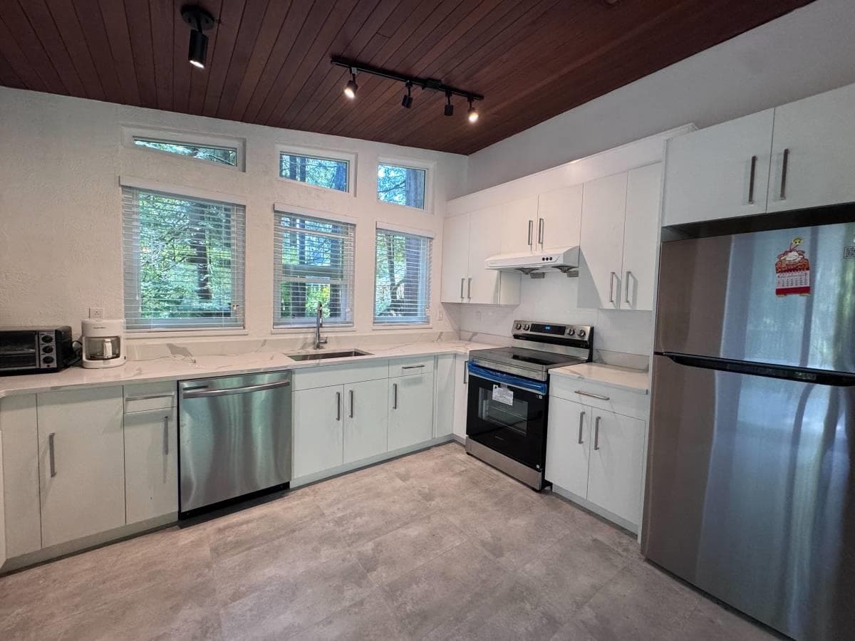 12193 Rothsay St, Maple Ridge, V2W 1E2 — photo 3