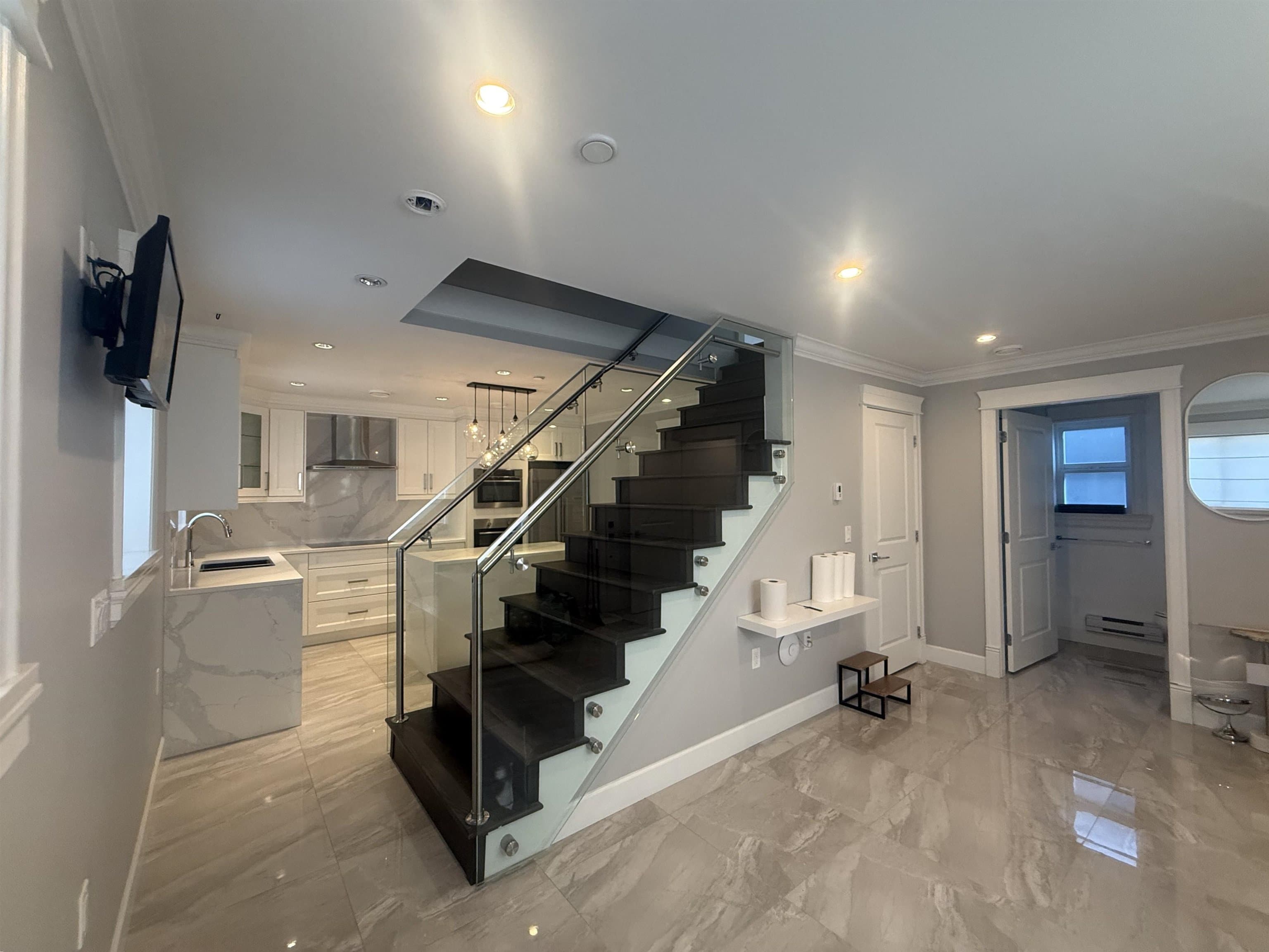 59 Falaise Place, Vancouver, V5M 4C2 — photo 4