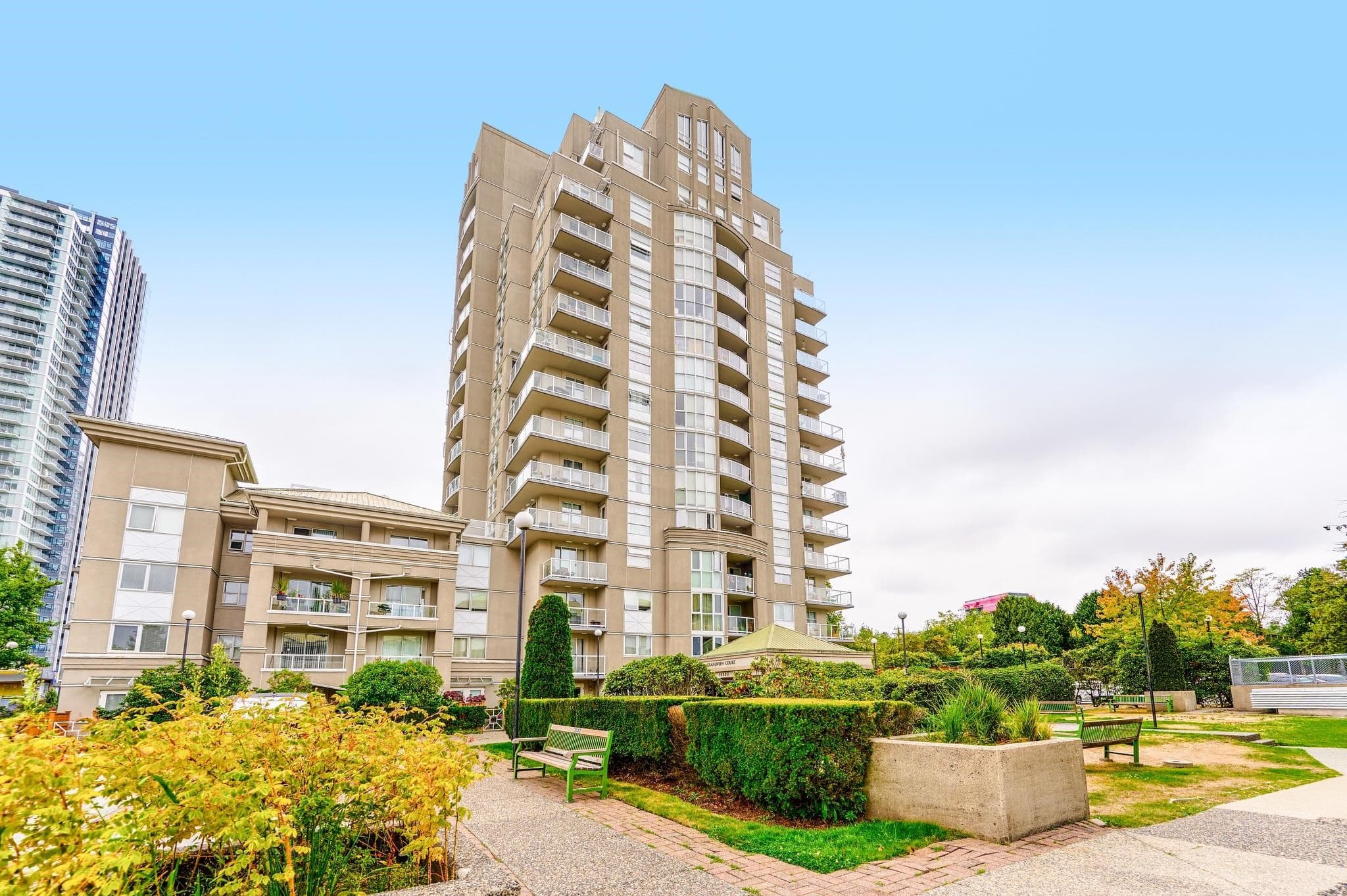 705 - 10523 University Drive, Surrey, V3T 5T8 — photo 1