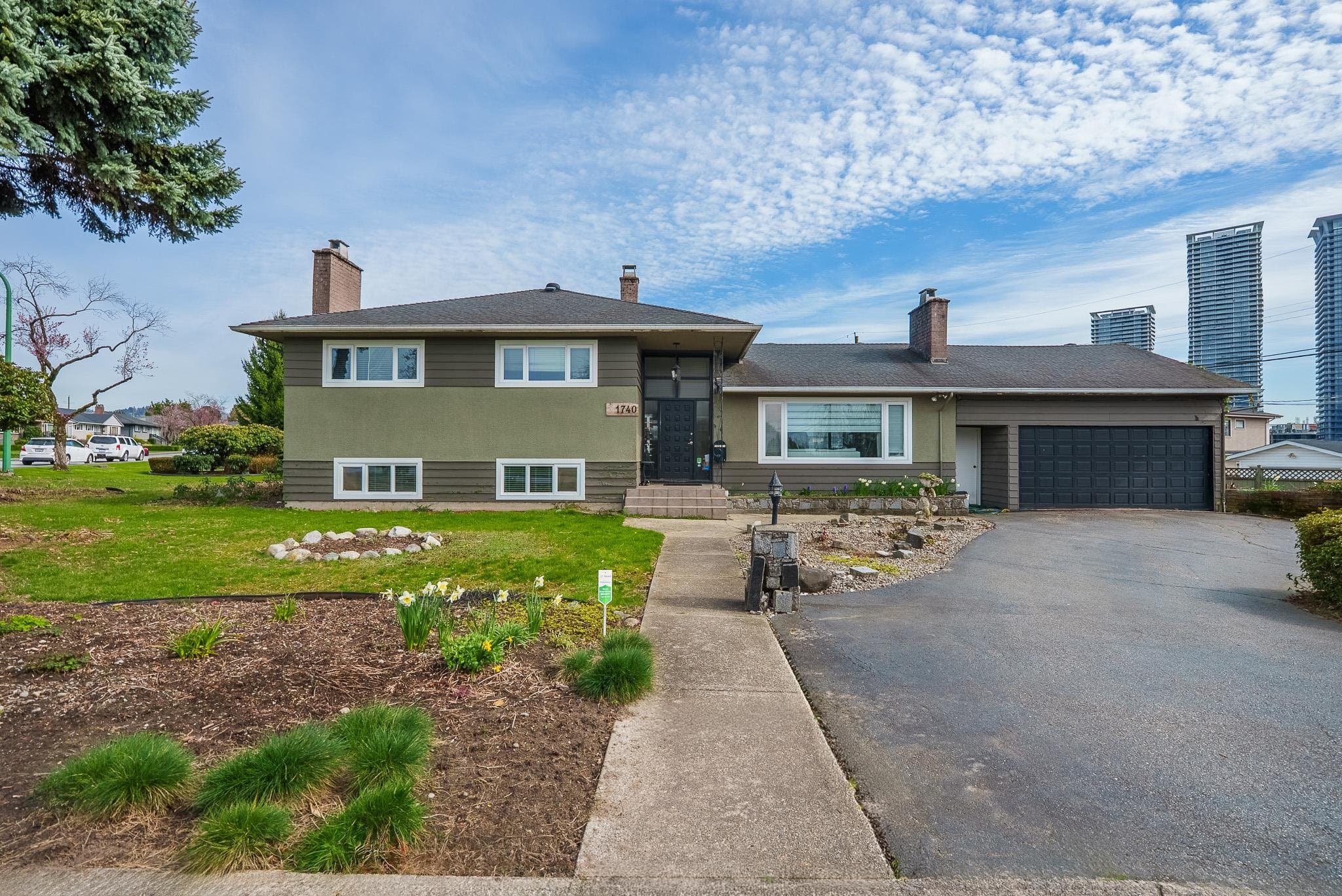 1740 Beta Avenue, Burnaby, V5C 5M7 — photo 2