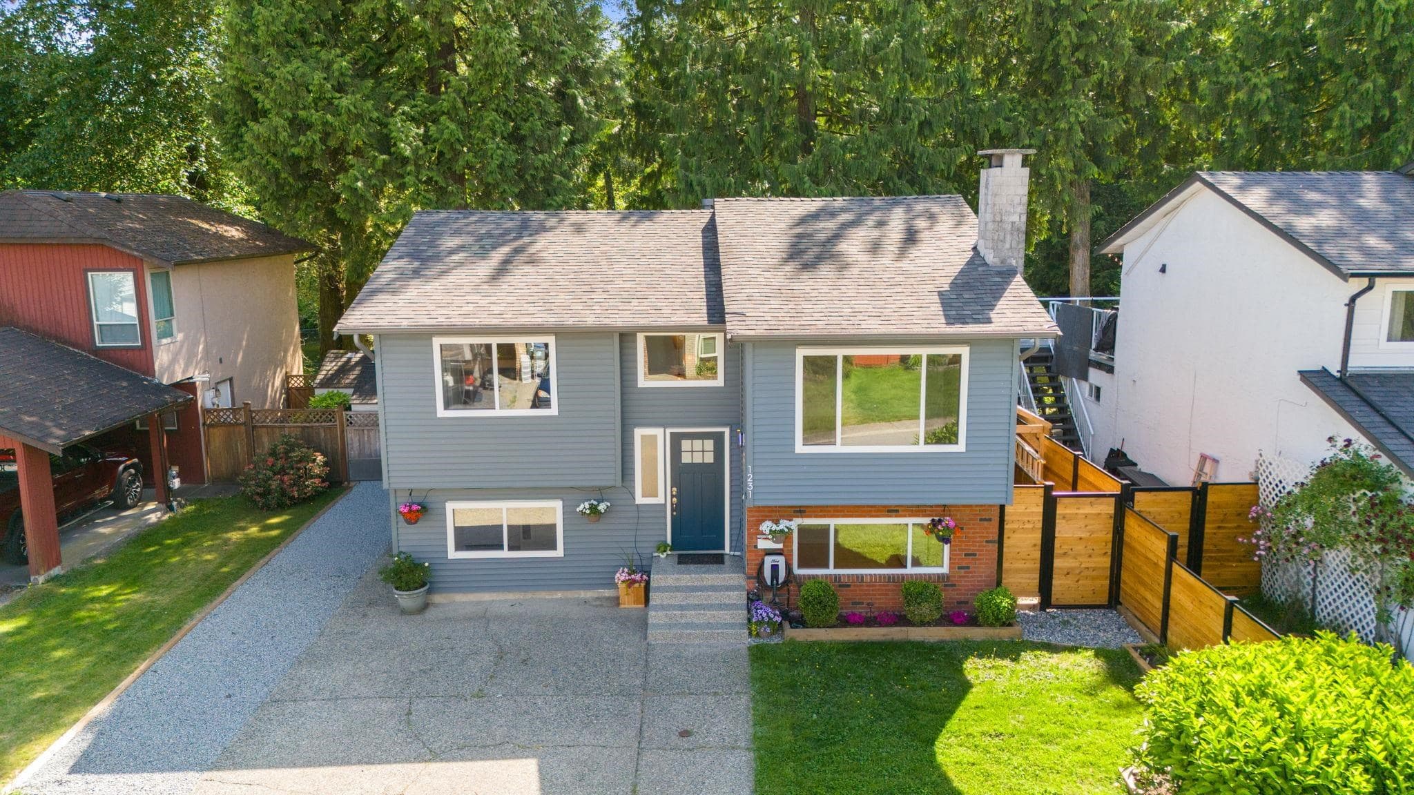 1231 River Drive, Coquitlam, V3E 1N7 — photo 2