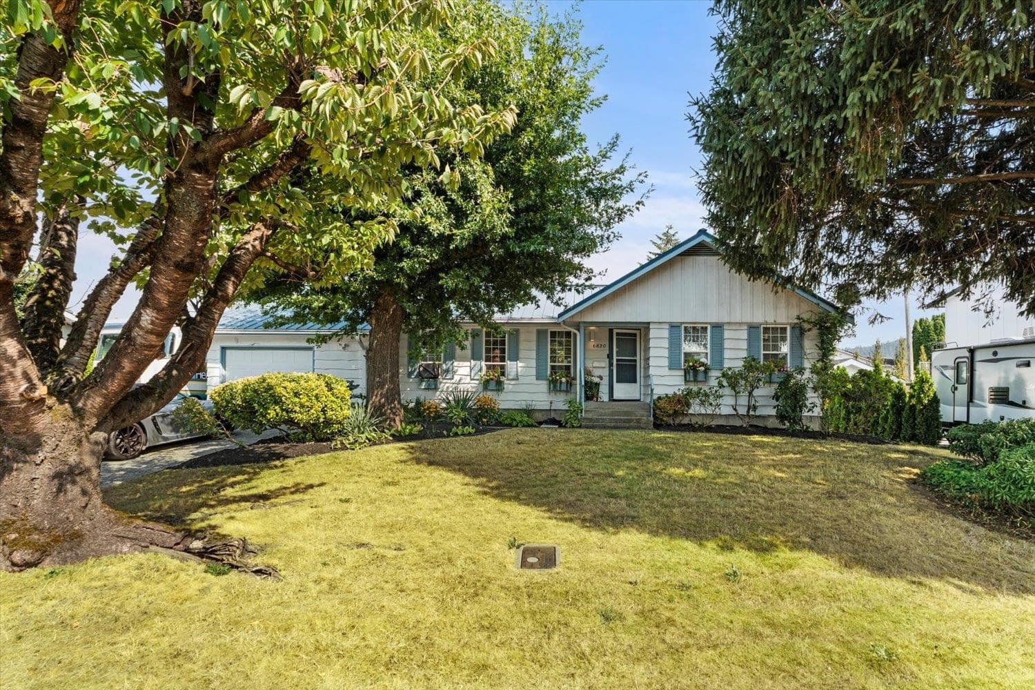 6820 Casabello Drive, Chilliwack, V2R 2R3 — photo 1