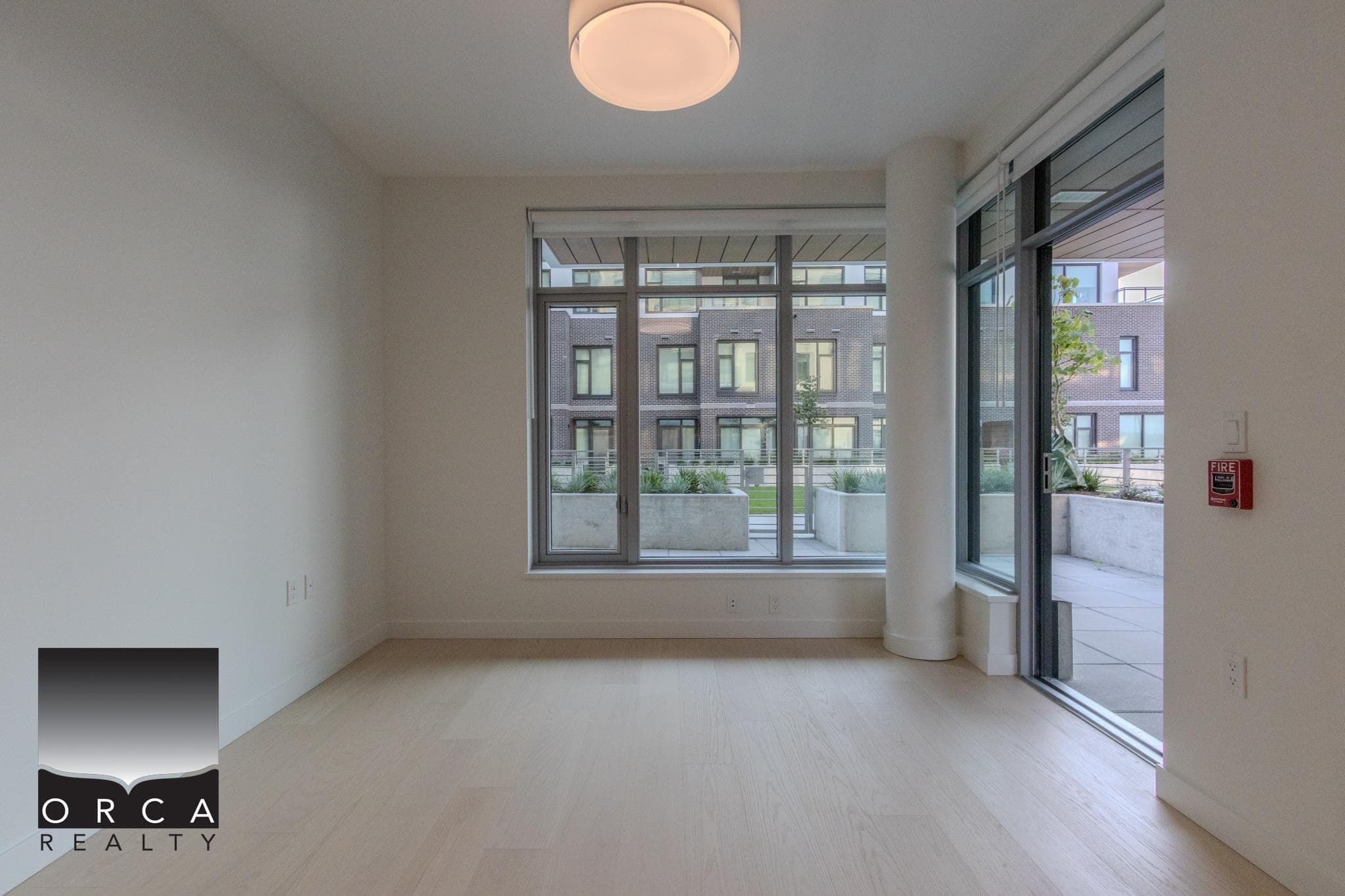 102 - 777 Harbour Way, North Vancouver, V5T 4R4 — photo 3