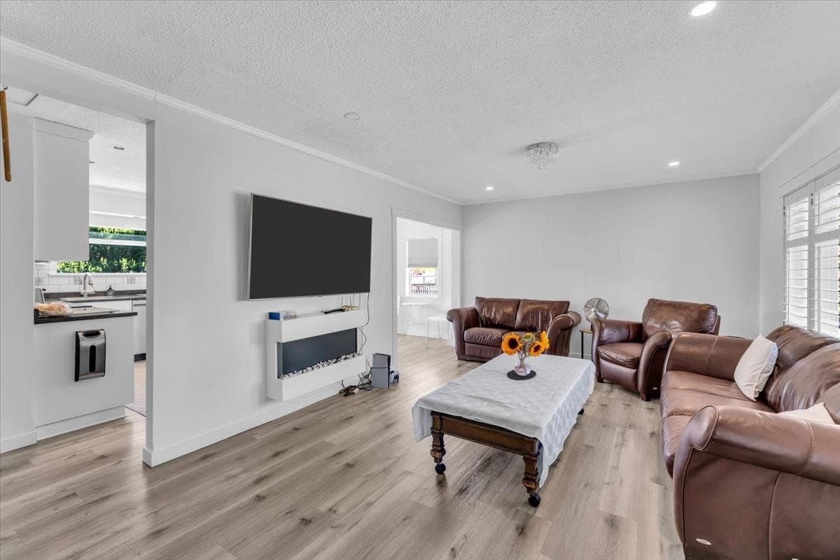 135 E 27 Street, North Vancouver, V7N 1B3 — photo 4