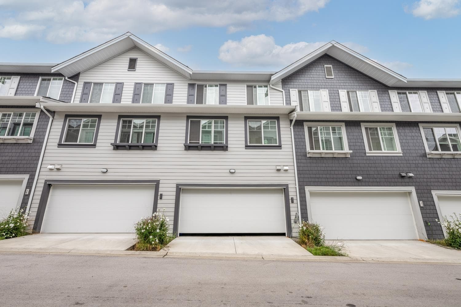 40 - 15489 99a Avenue, Surrey, V3R 0G9 — photo 1