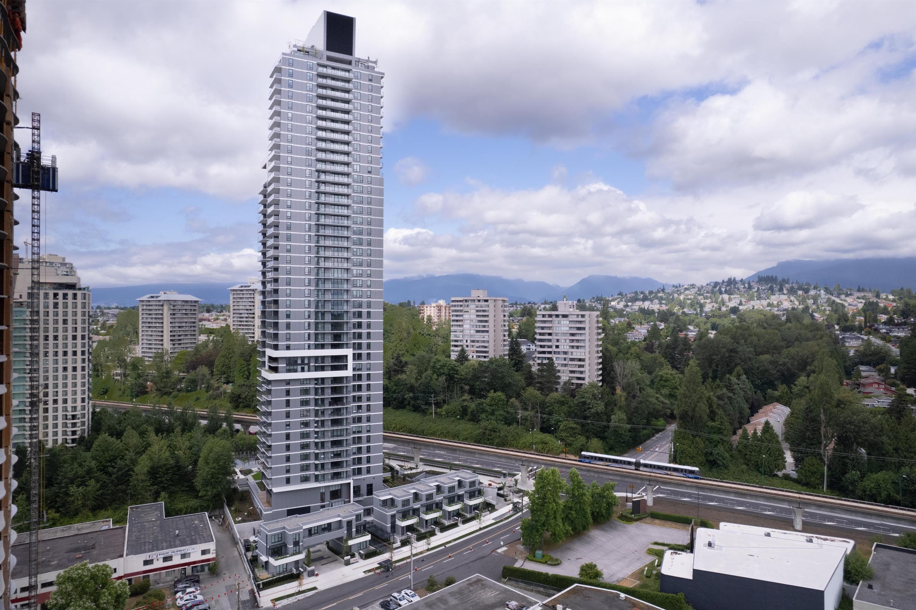 806 - 2135 Springer Avenue, Burnaby, V5B 3K4 — photo 1