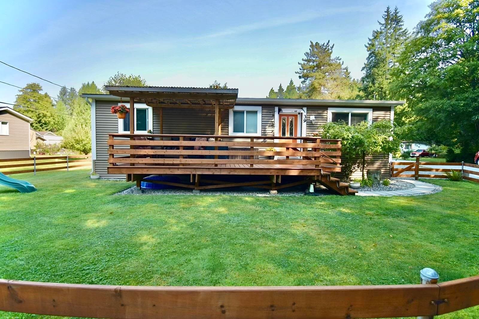 39 - 1413 Sunshine Coast Highway, Gibsons, V0N 1V5 — photo 2