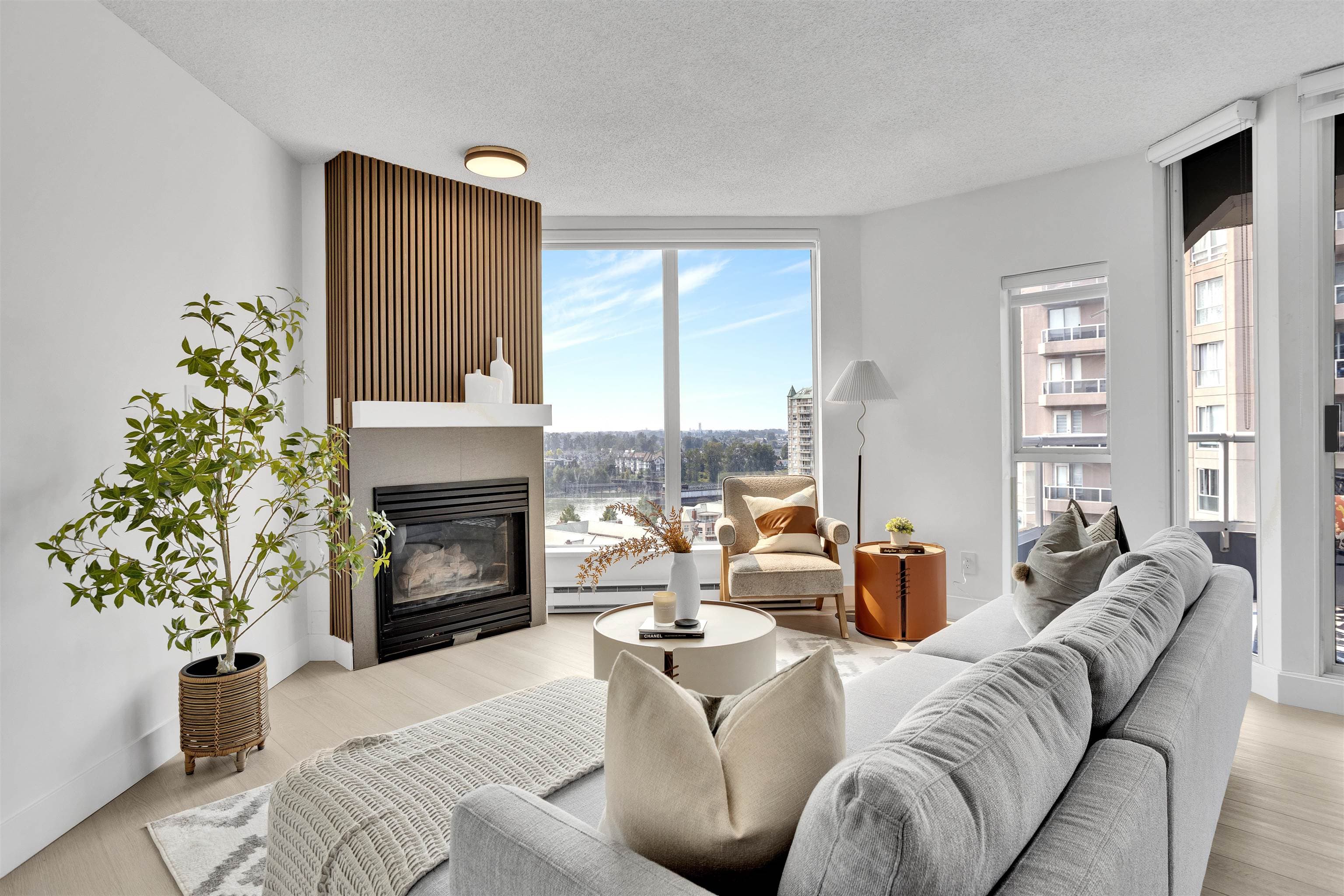1503 - 1135 Quayside Drive, New Westminster, V3M 6J4 — photo 2