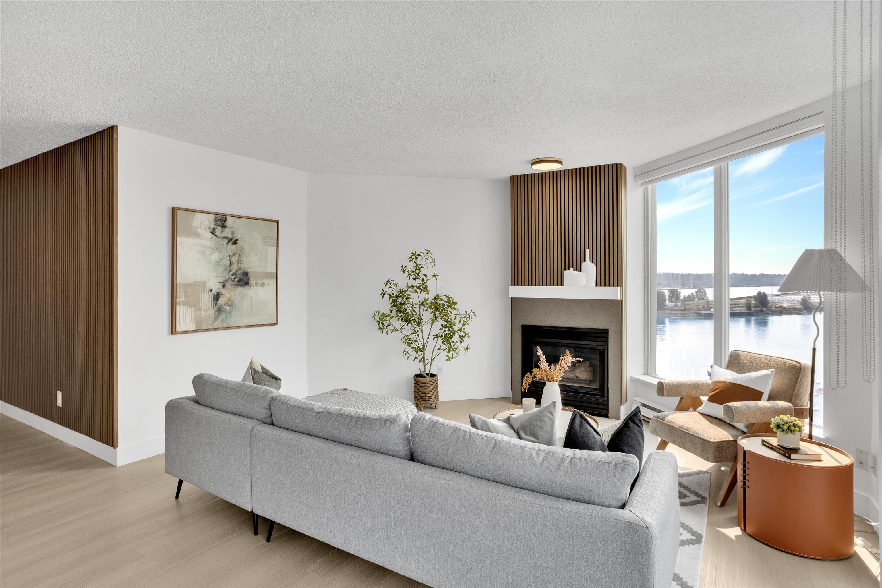 1503 - 1135 Quayside Drive, New Westminster, V3M 6J4 — photo 1