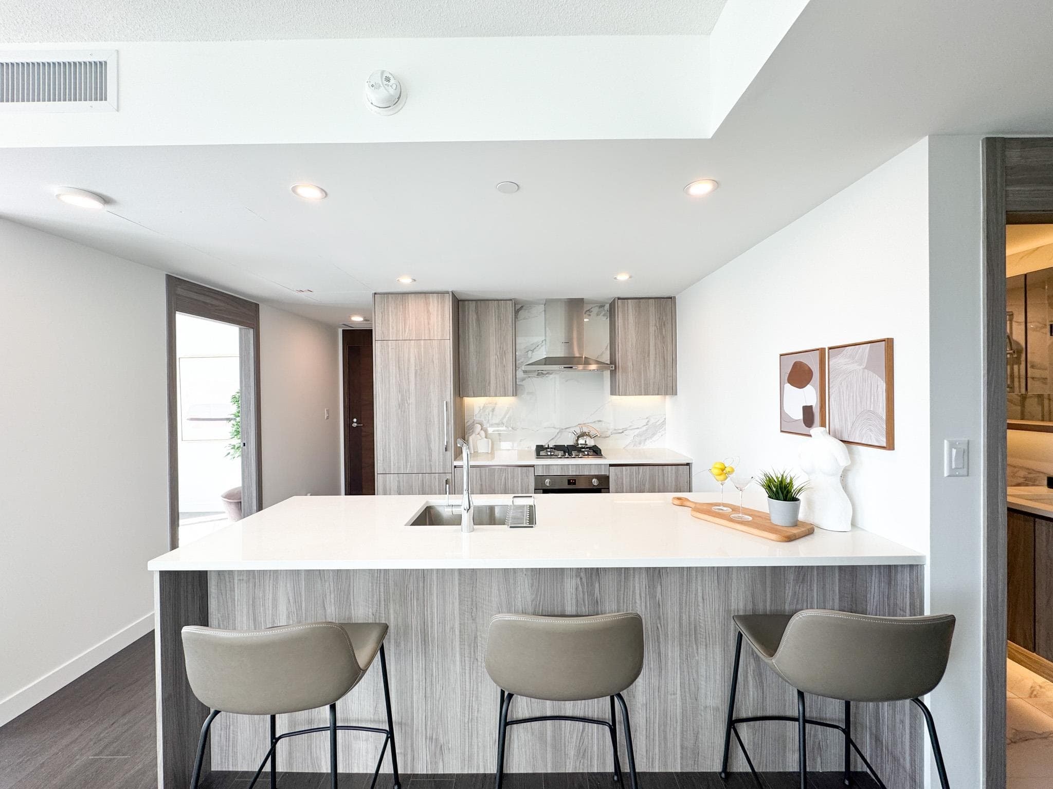 1007 - 13768 100 Avenue, Surrey, V3T 0V2 — photo 2