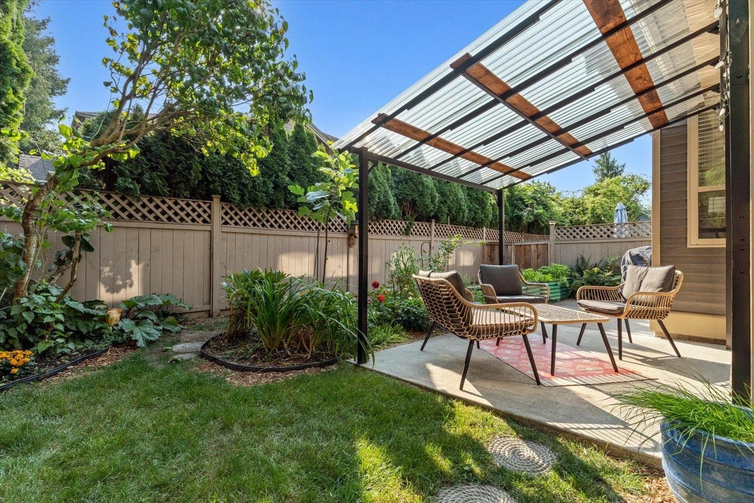 9 - 46150 Riverside Drive, Chilliwack, V2P 3K9 — photo 2