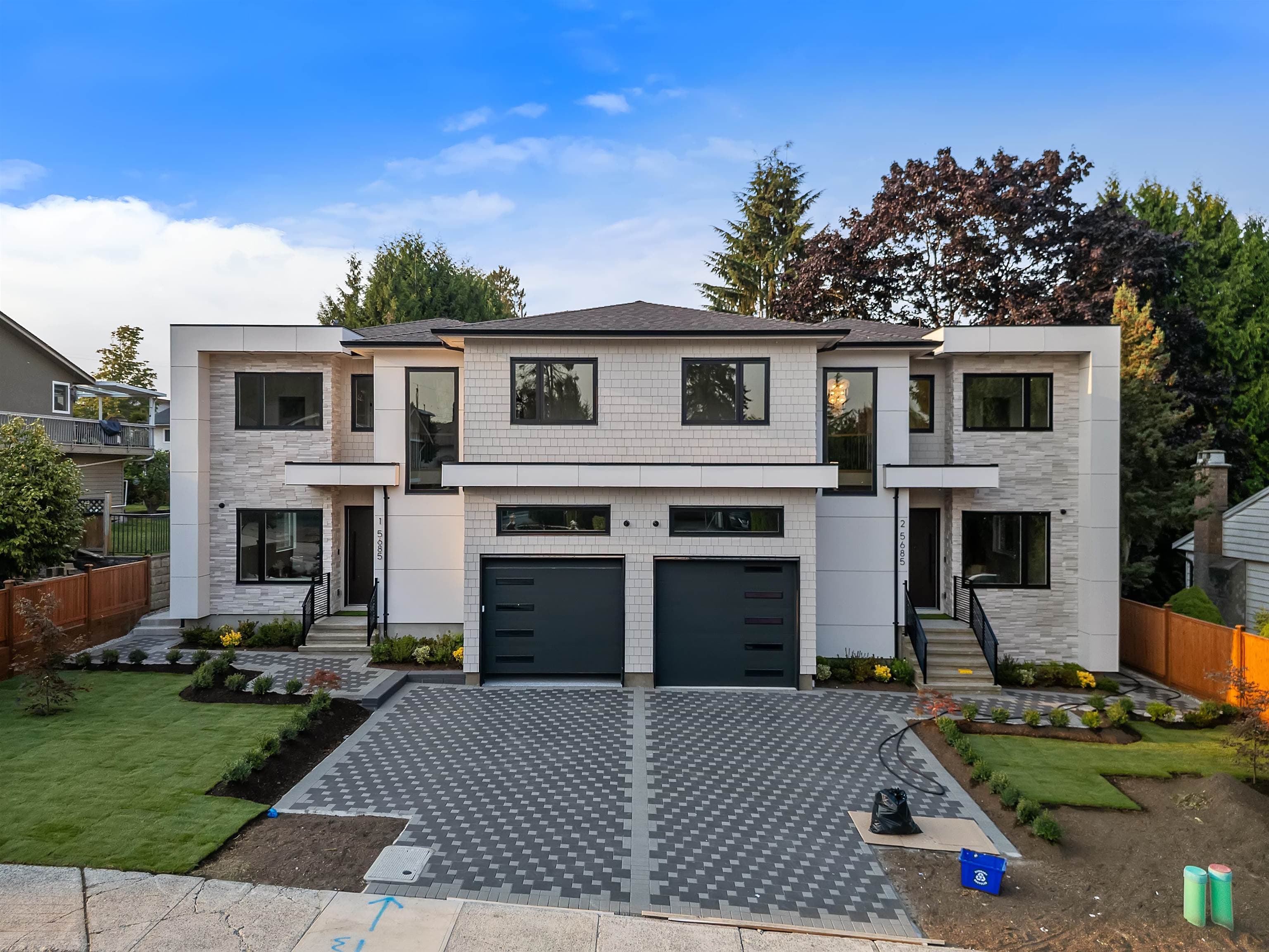 1 - 5685 Forest Street, Burnaby, V5G 1X5 — photo 1