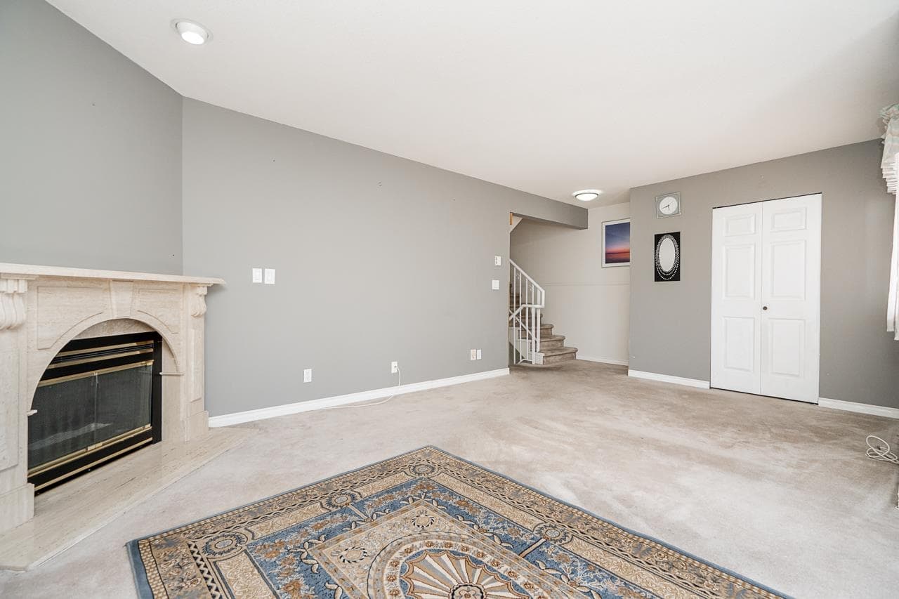 B - 6984 Linden Avenue, Burnaby, V5E 3G6 — photo 2