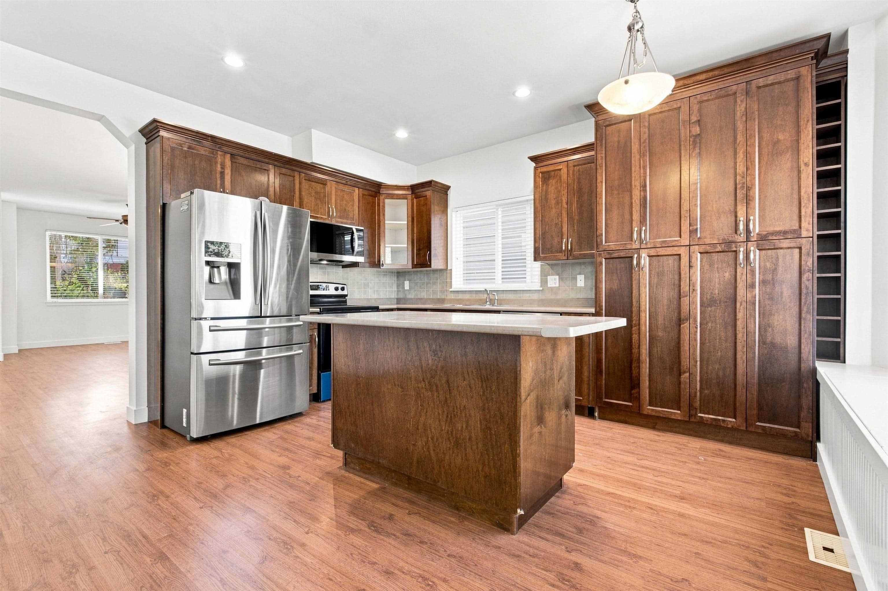 6110 150 Street, Surrey, V3S 3H7 — photo 4