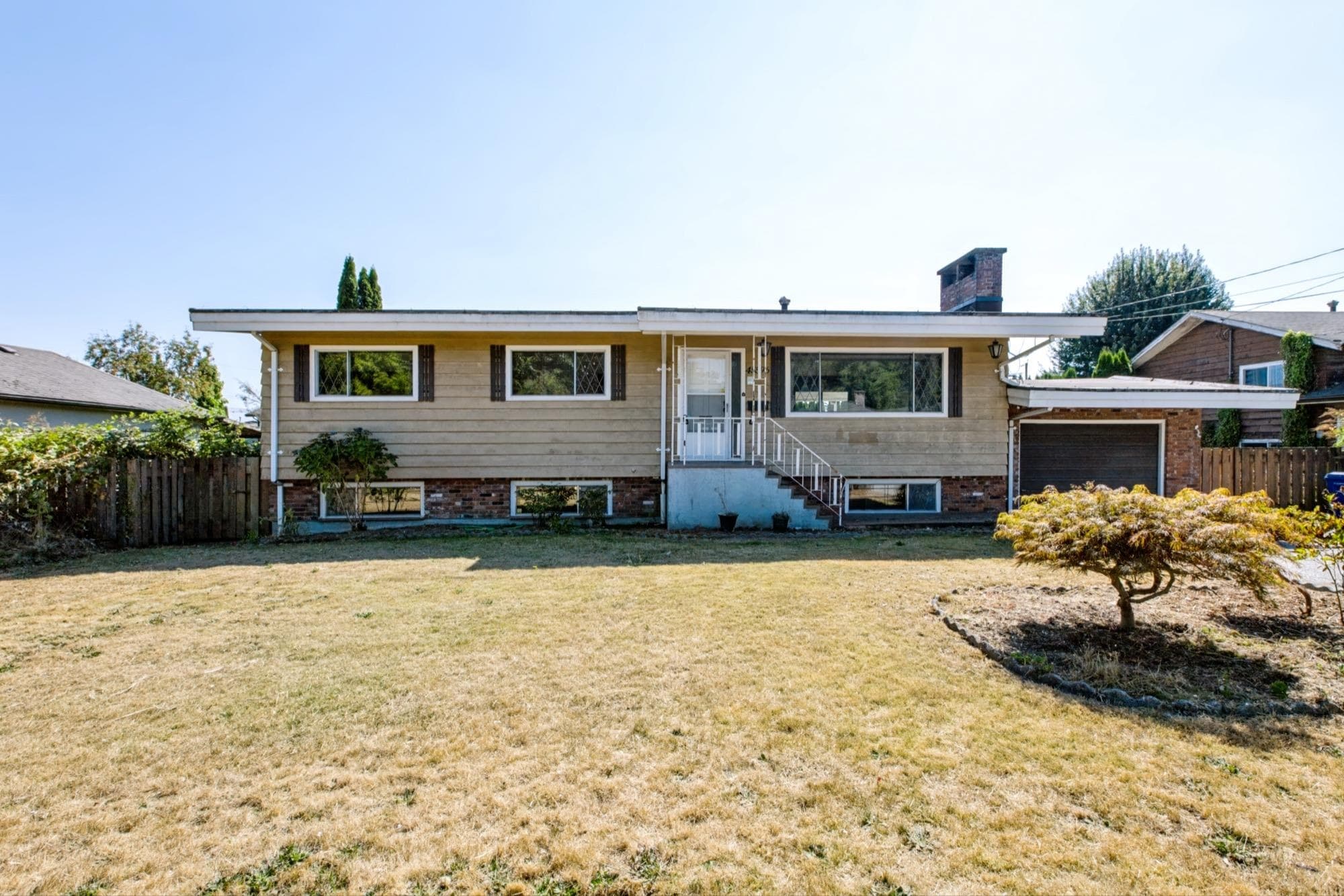 45596 Lewis Avenue, Chilliwack, V2P 3C6 — photo 1
