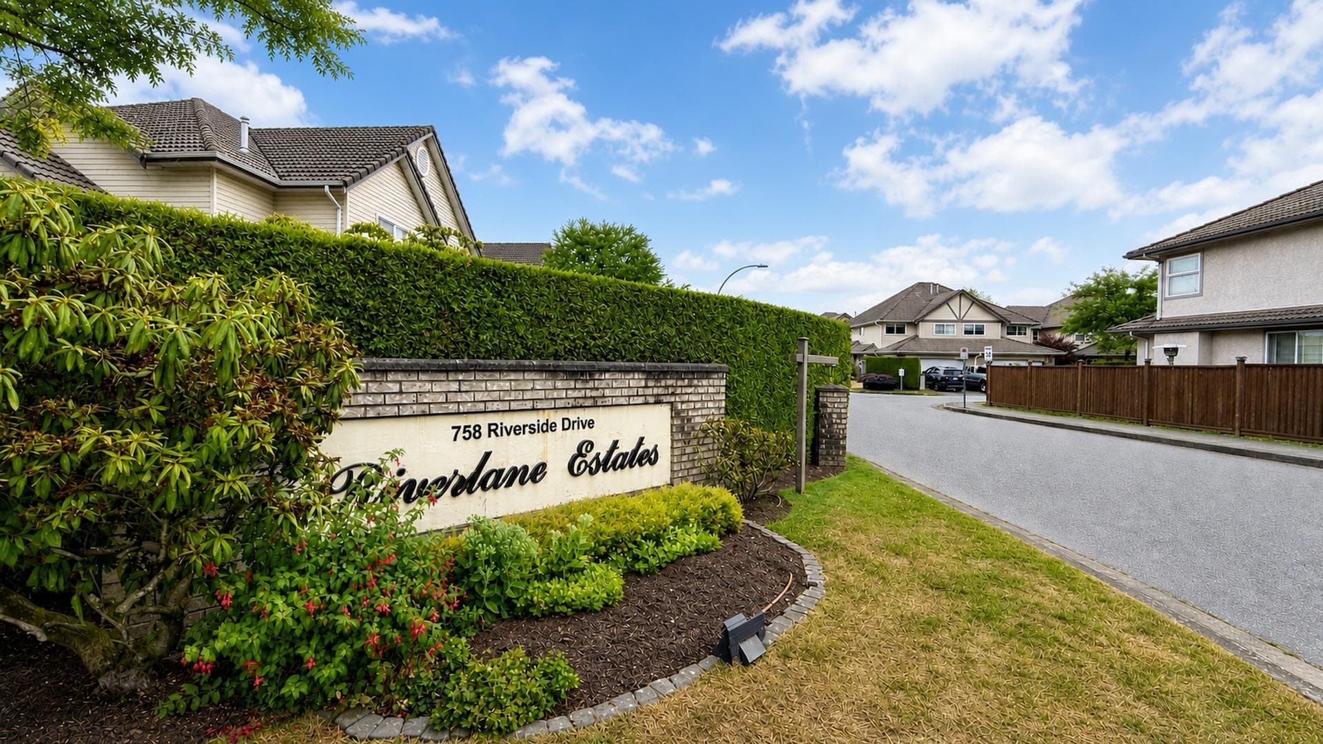 92 - 758 Riverside Drive, Port Coquitlam, V3B 7V8 — photo 2