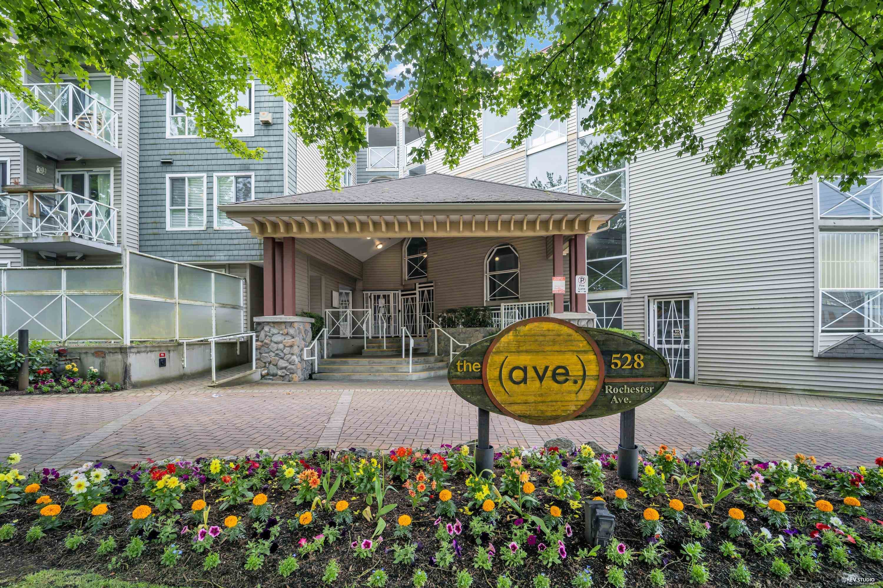 514 - 528 Rochester Avenue, Coquitlam, V3K 7A5 — photo 1