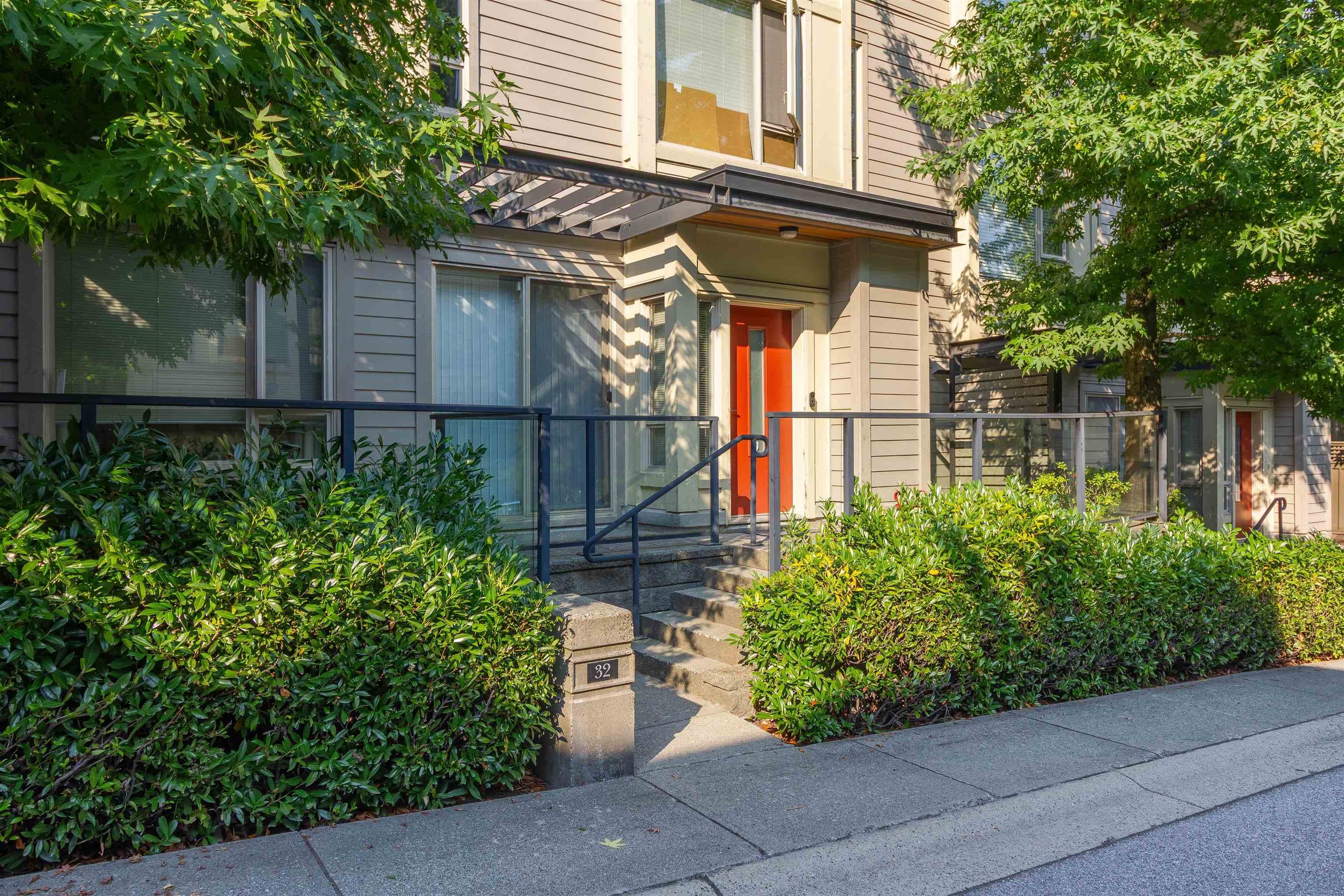 32 - 9229 University Crescent, Burnaby