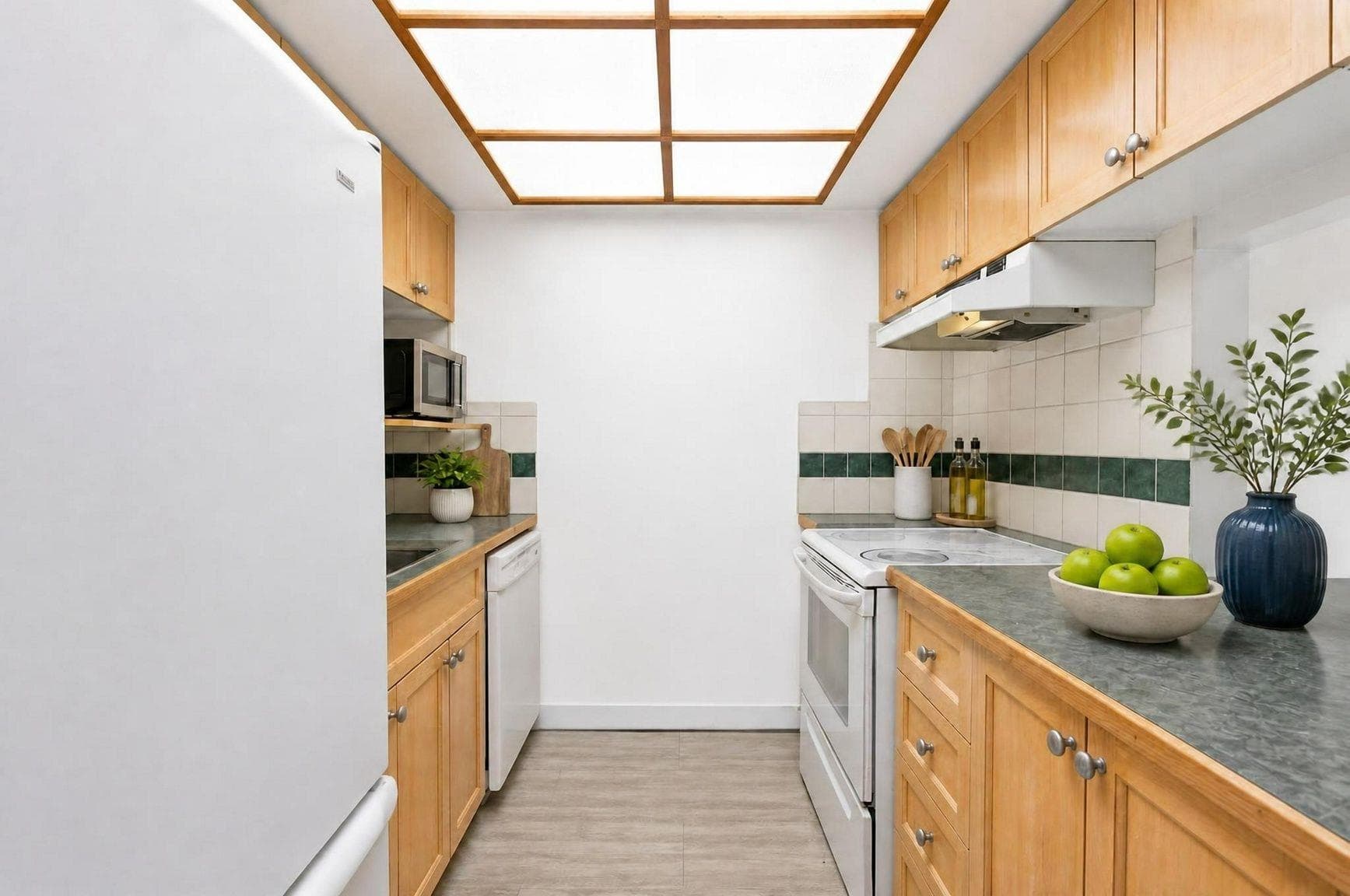 104 - 2181 Panorama Drive, North Vancouver, V7G 1V3 — photo 2