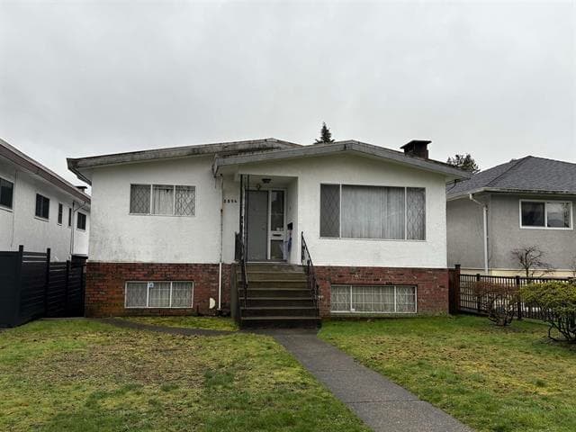 2894 E 43rd Avenue, Vancouver