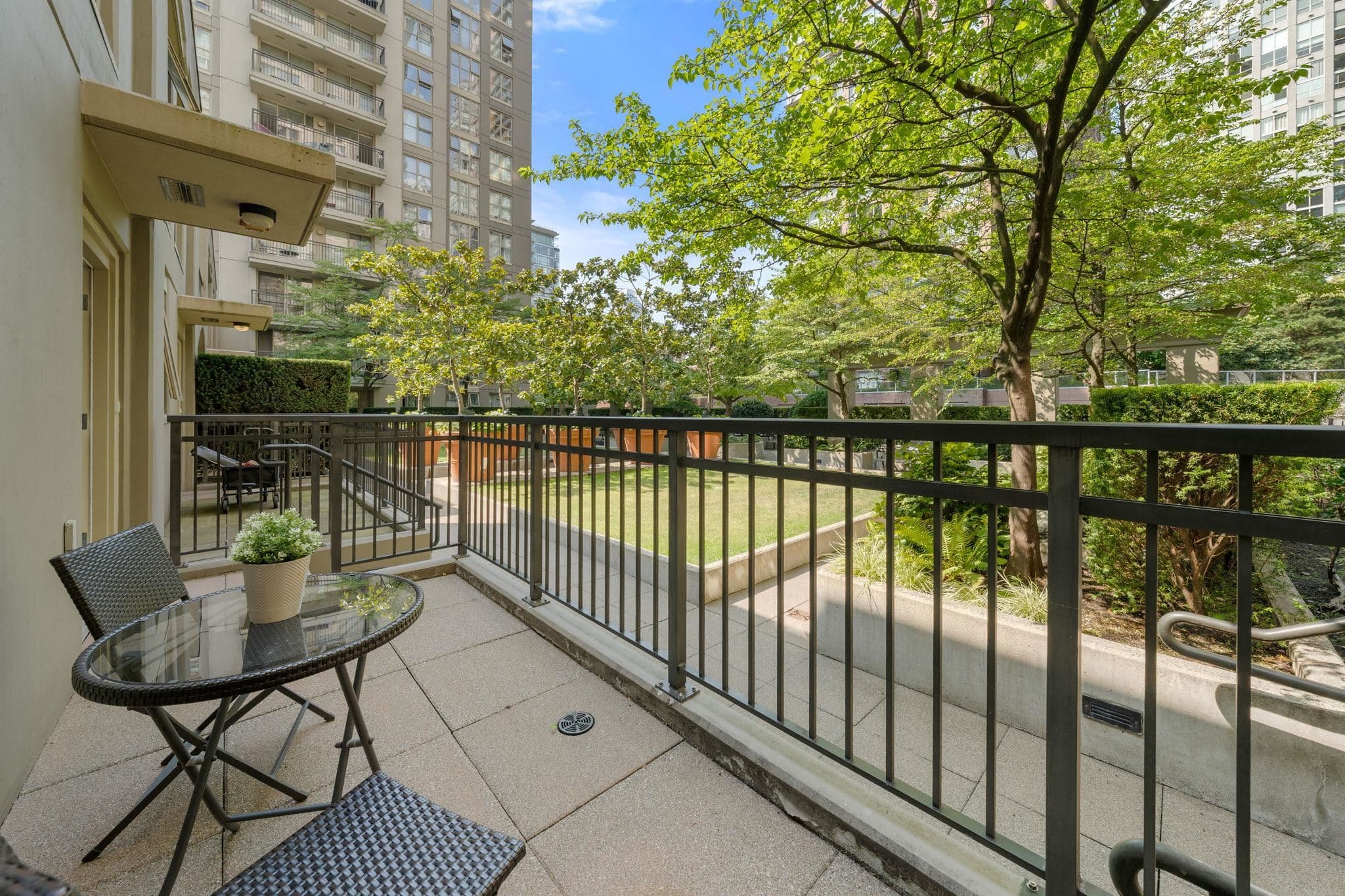 TH9 - 969 Richards Street, Vancouver, V6B 1A8 — photo 2