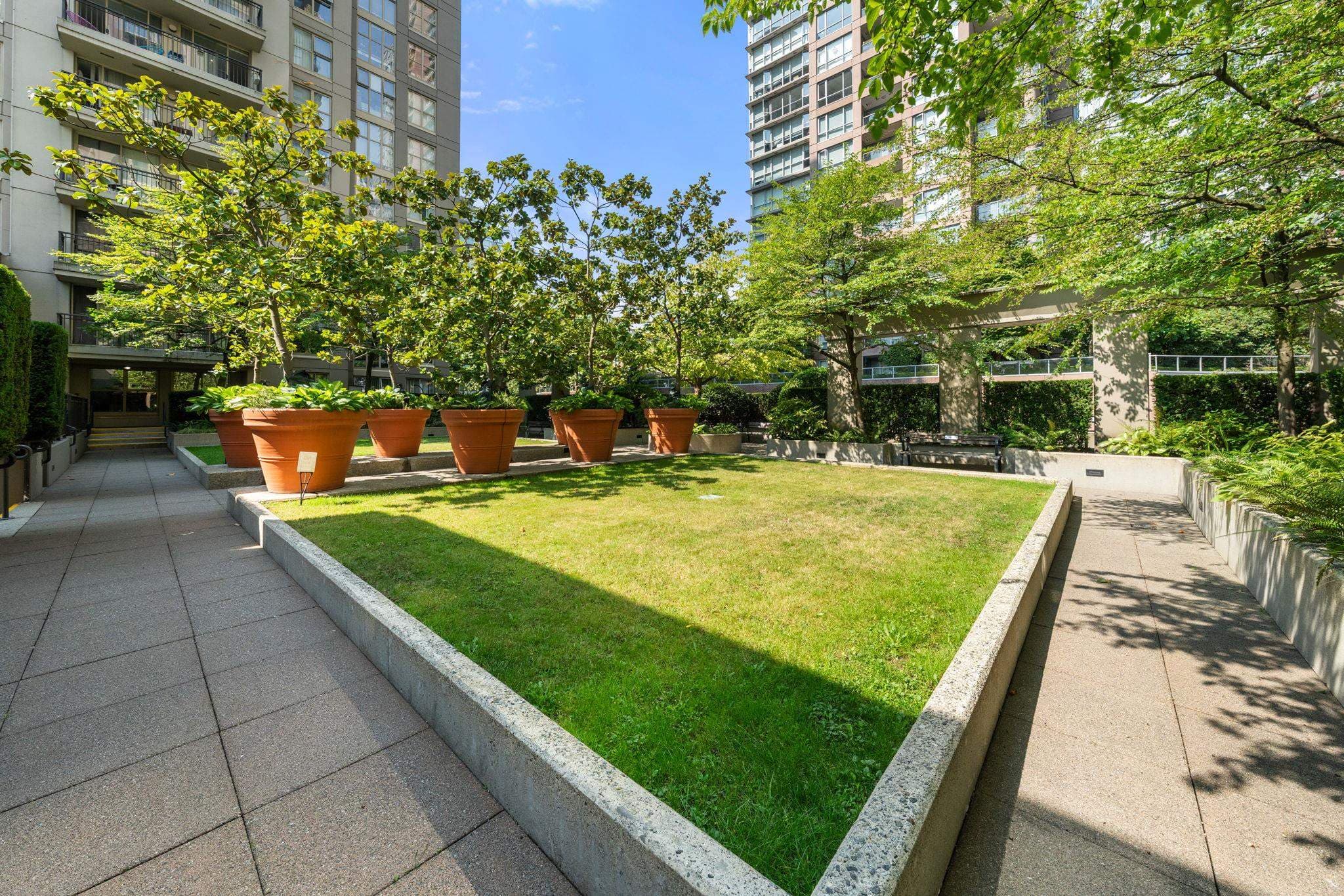 TH9 - 969 Richards Street, Vancouver, V6B 1A8 — photo 3