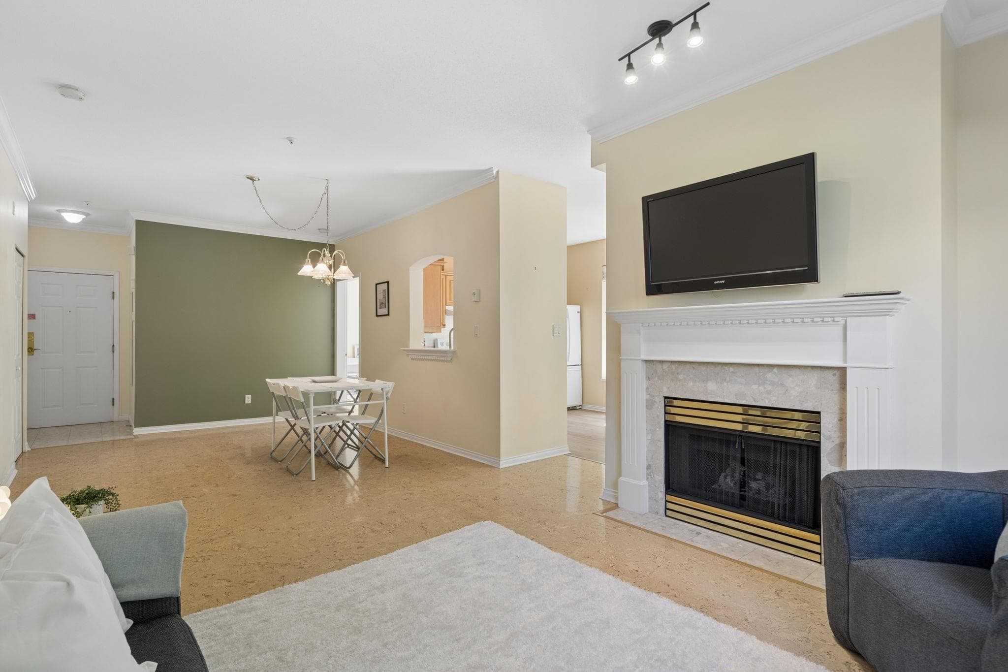 118 - 3098 Guildford Way, Coquitlam, V3B 7W8 — photo 4