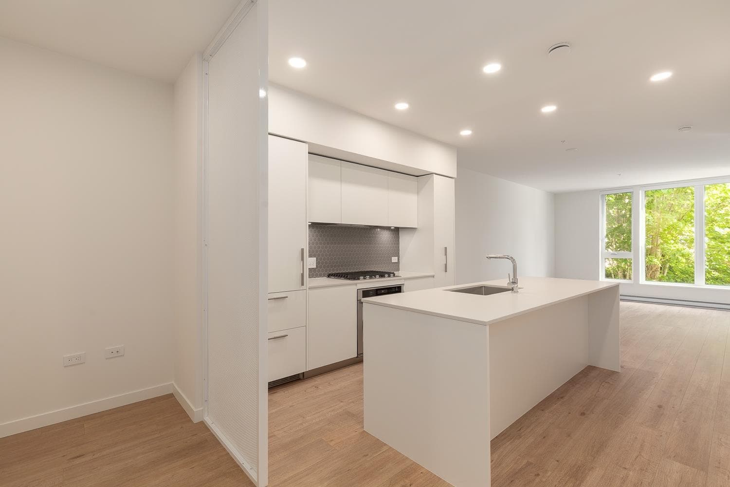 208 - 1500 Scott Crescent, Squamish, V8B 1G5 — photo 5