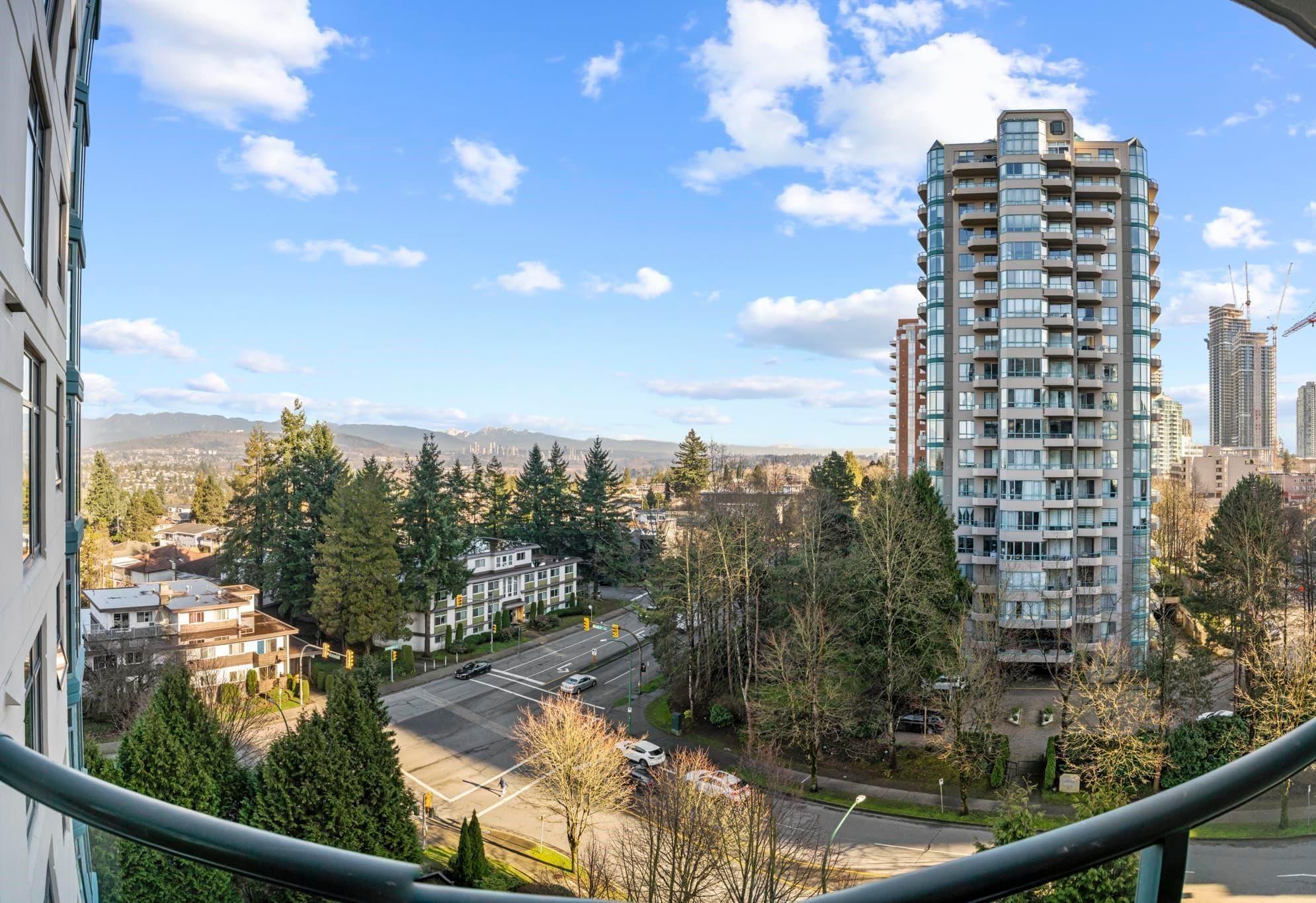 1001 - 4567 Hazel Street, Burnaby, V5H 4V4 — photo 2